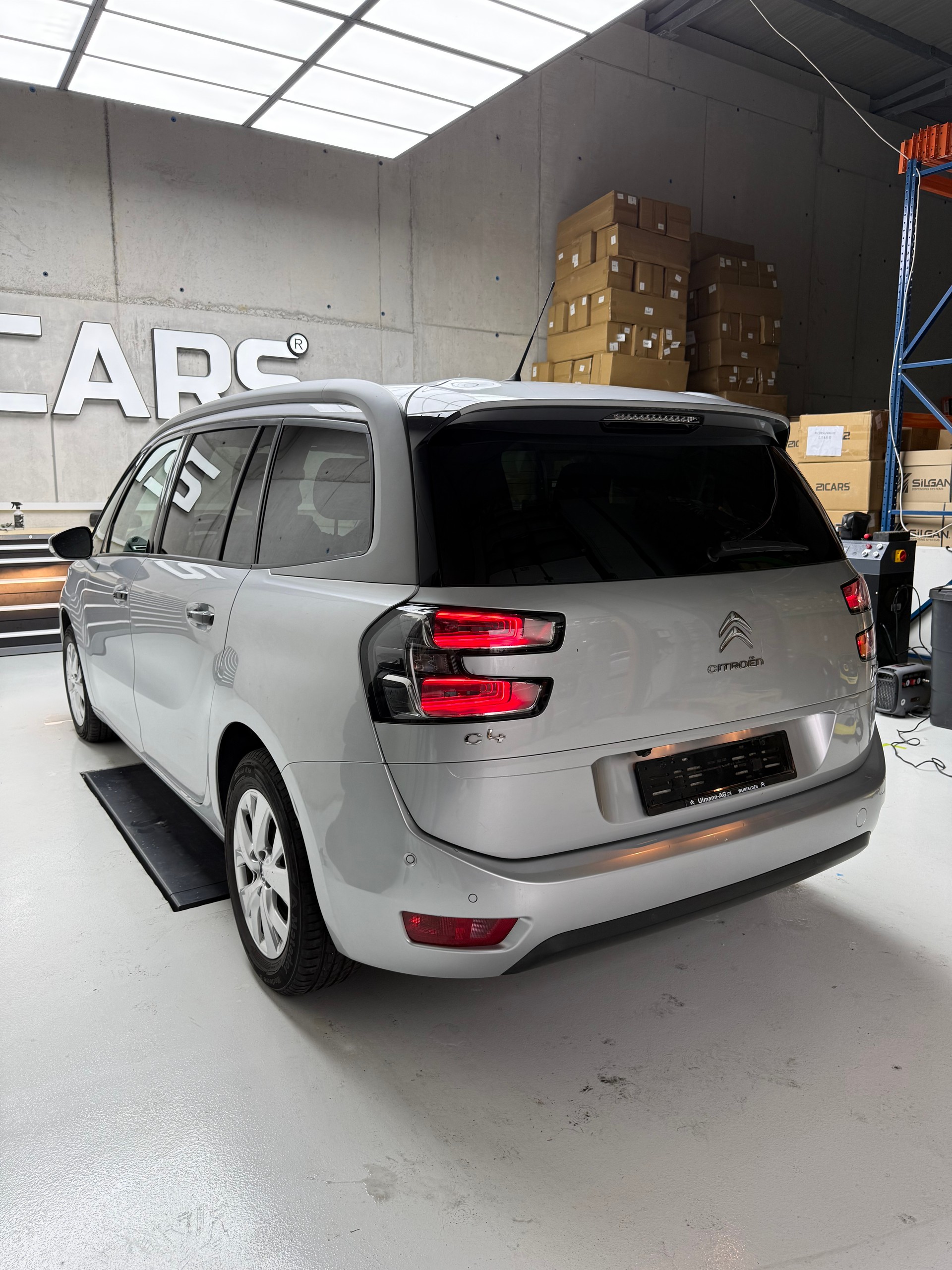 CITROEN Grand C4 Picasso 1.6i 16V e-THP Exclusive-showroom-element-3