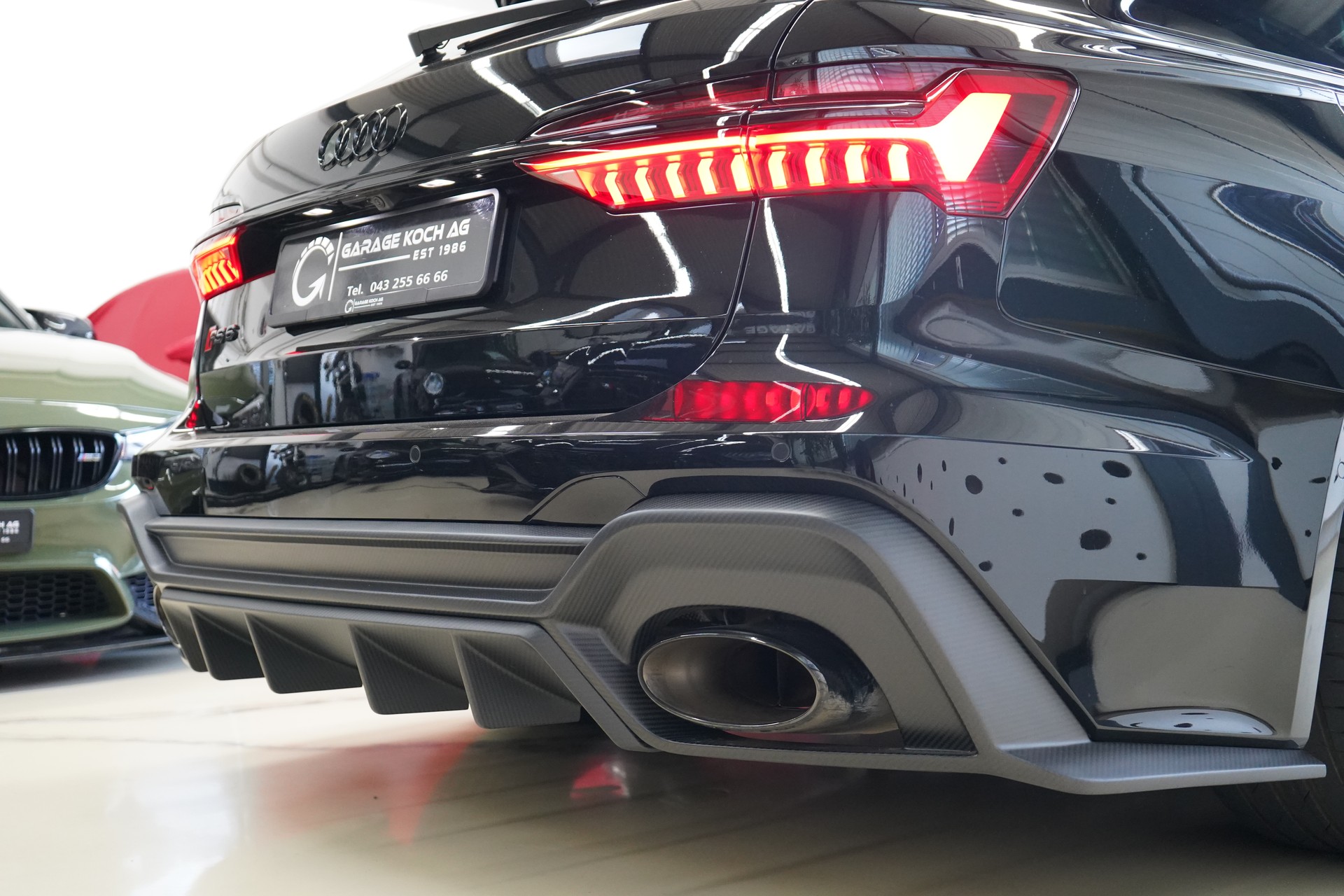 AUDI RS6 Avant 4.0 TFSI V8 quattro / Exklusiv Carbon Kit **-image-11