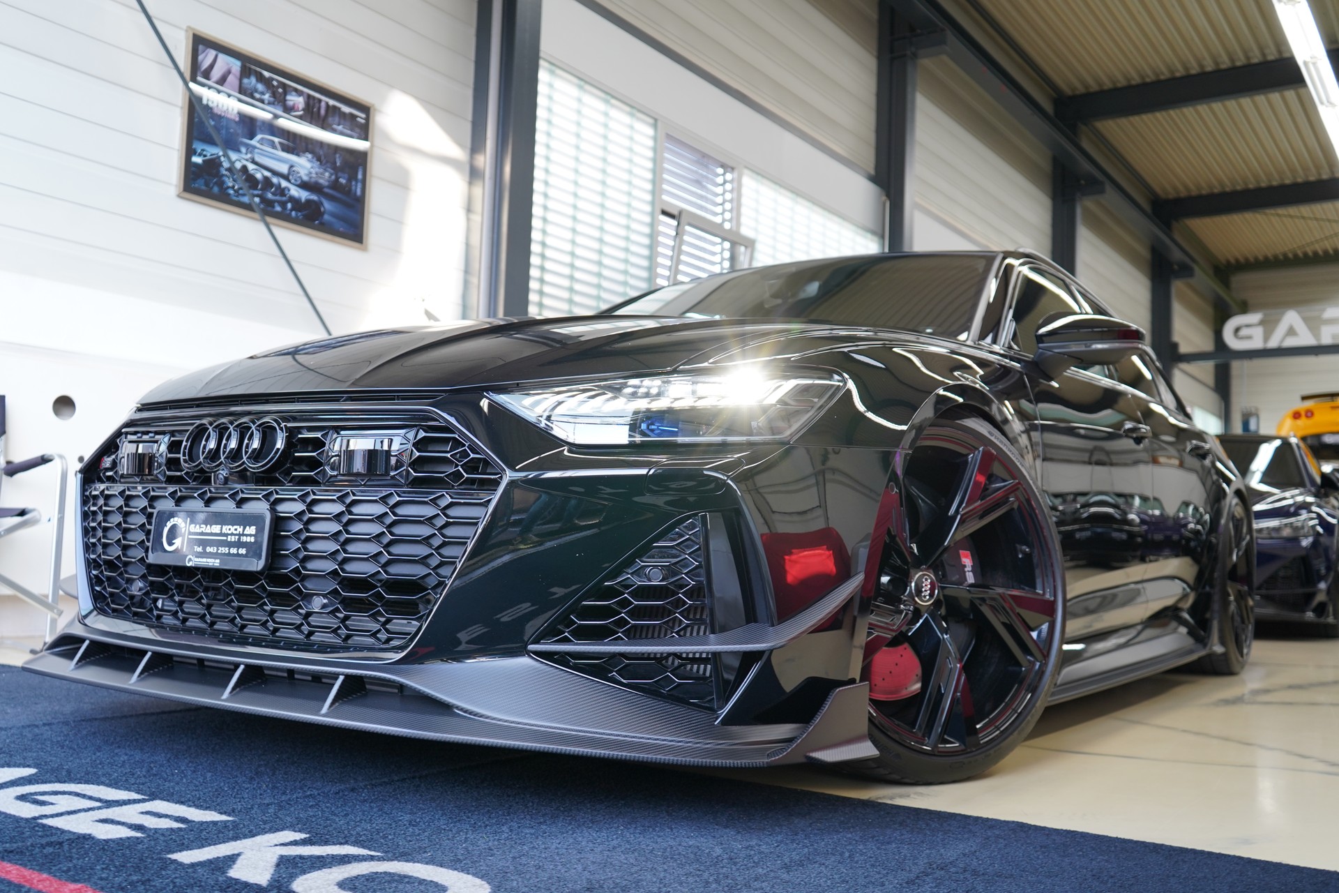 AUDI RS6 Avant 4.0 TFSI V8 quattro / Exklusiv Carbon Kit **-image-1