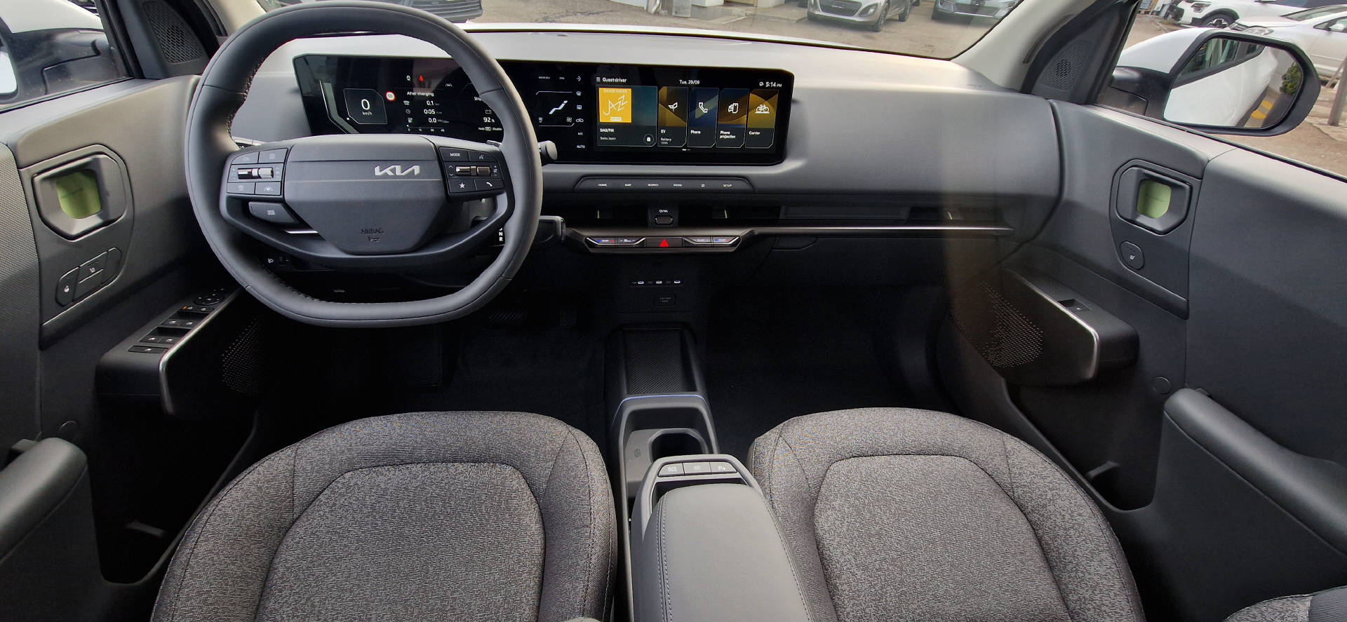 KIA EV2 61 kWh Air 4P-image-6
