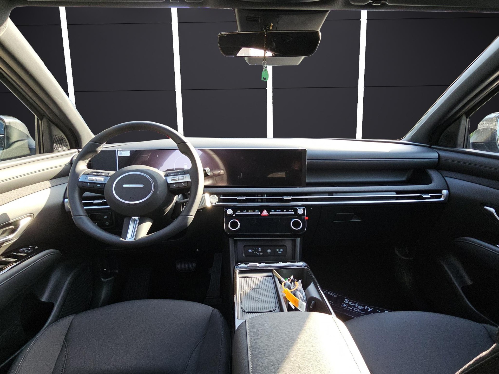 HYUNDAI Tucson 1.6 T-GDi HEV Origo Blackline 4WD-image-11