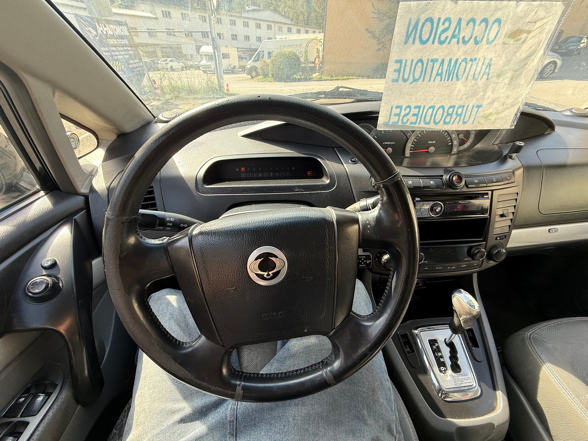 KGM-SsangYong Rodius SV 270 Xdi 4WD Automatic-image-27