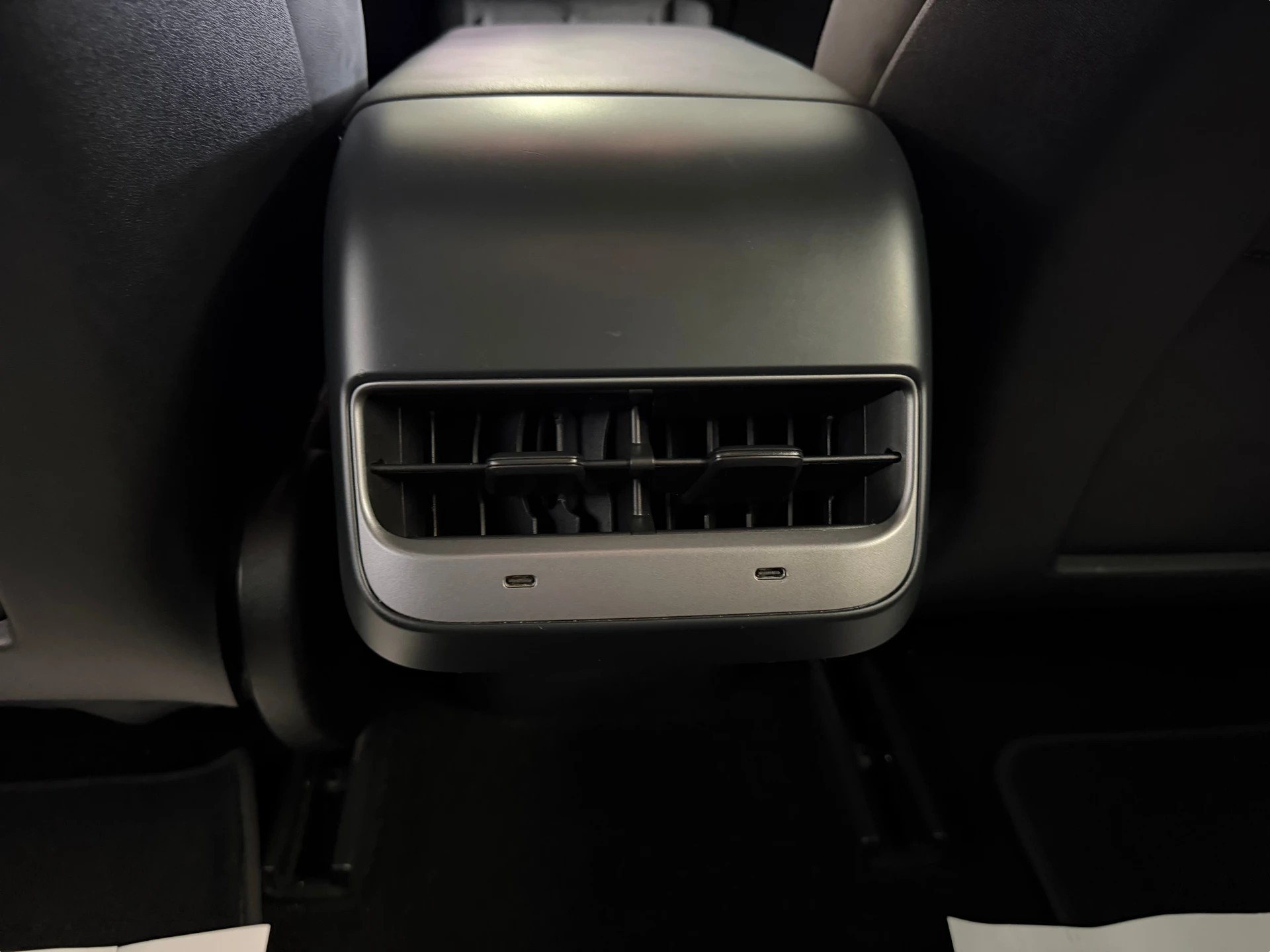 TESLA Model 3 Long Range Dual Motor AWD | Frisch MFK | FSD 3 | Wärmepumpe | inkl. Batteriezertifikat | Neue Bremsen v+h-image-15