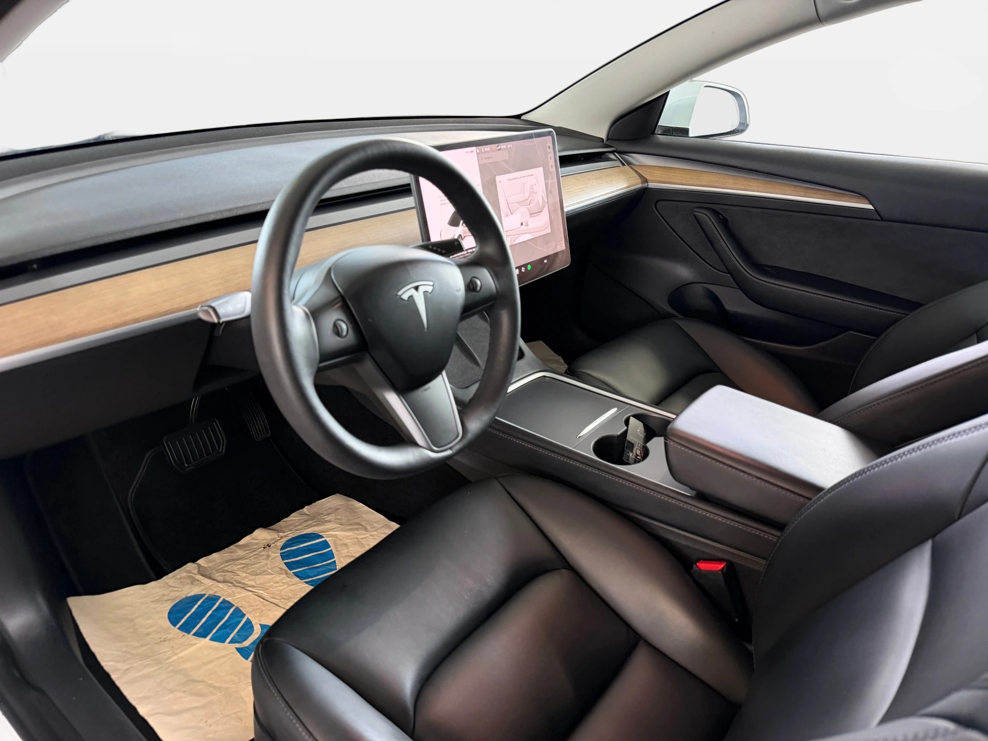 TESLA Model 3 Long Range Dual Motor AWD | Frisch MFK | FSD 3 | Wärmepumpe | inkl. Batteriezertifikat | Neue Bremsen v+h-image-7