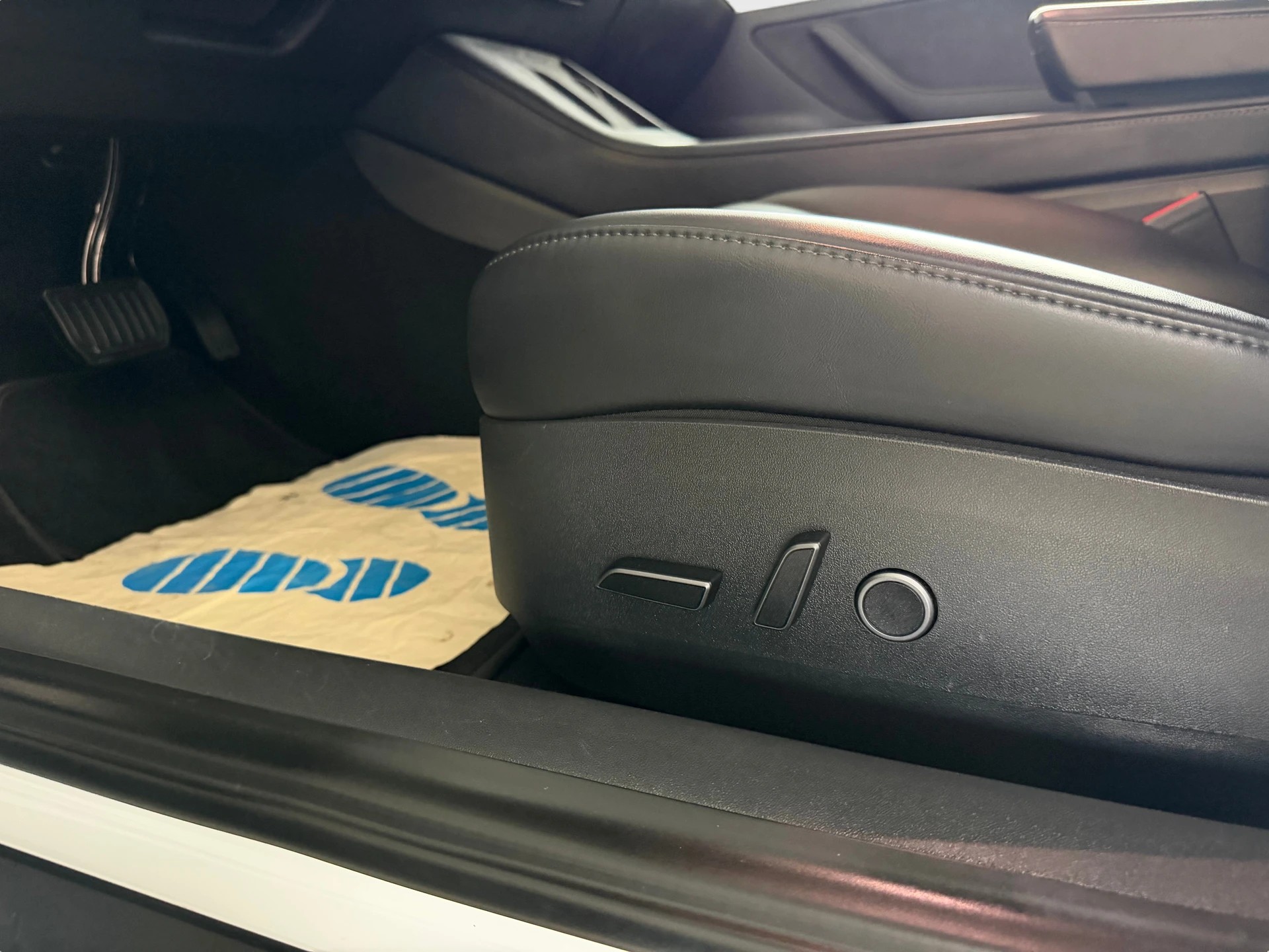 TESLA Model 3 Long Range Dual Motor AWD | Frisch MFK | FSD 3 | Wärmepumpe | inkl. Batteriezertifikat | Neue Bremsen v+h-image-9