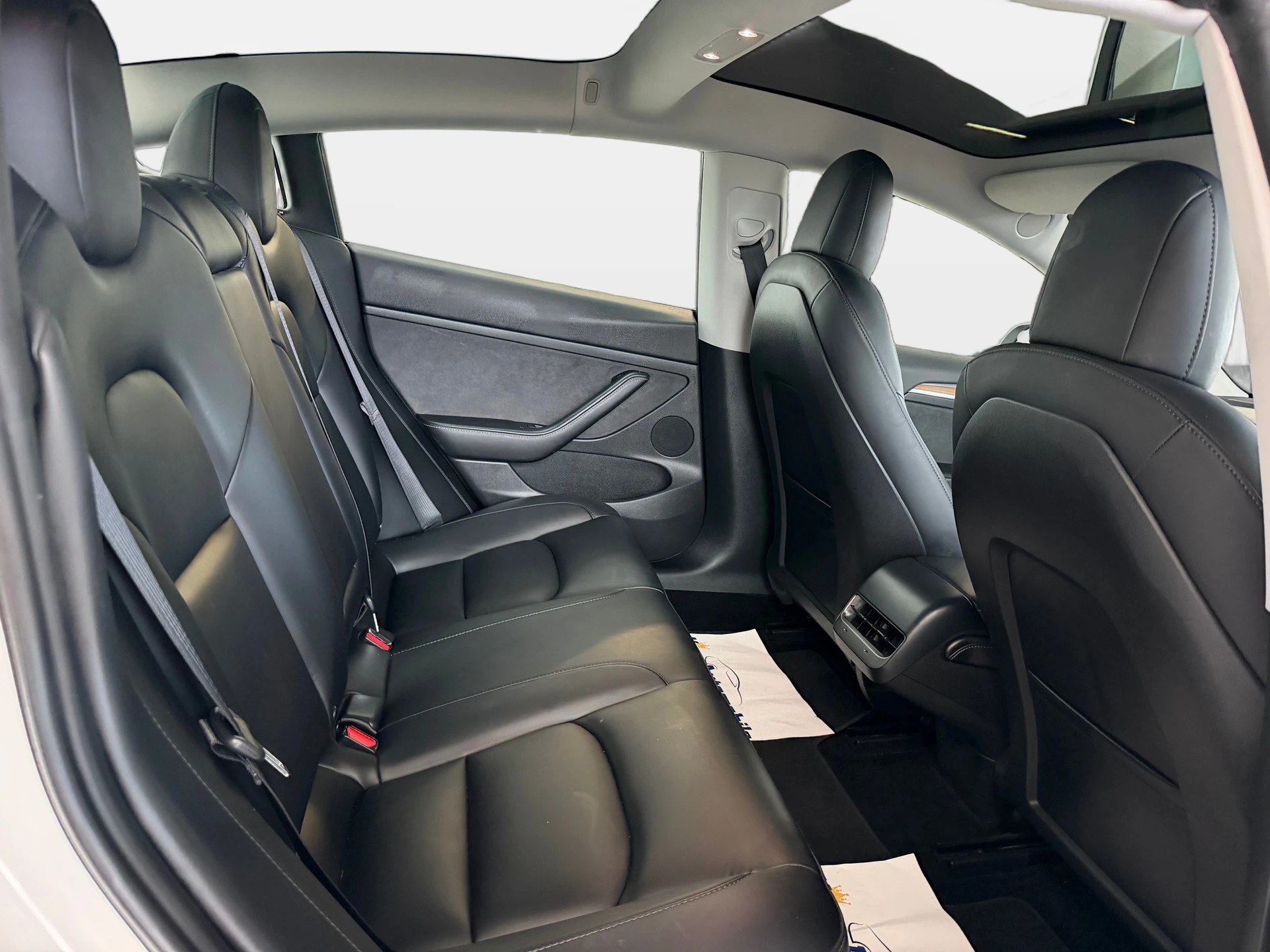 TESLA Model 3 Long Range Dual Motor AWD | Frisch MFK | FSD 3 | Wärmepumpe | inkl. Batteriezertifikat | Neue Bremsen v+h-image-11