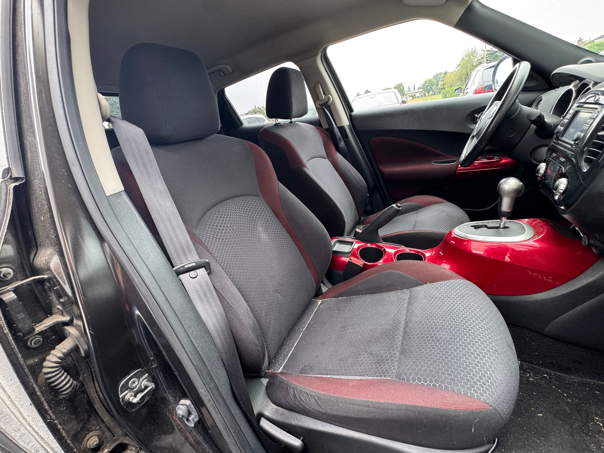 NISSAN Juke 1.6 DIG-T tekna 4x4 Xtronic M-CVT-image-8