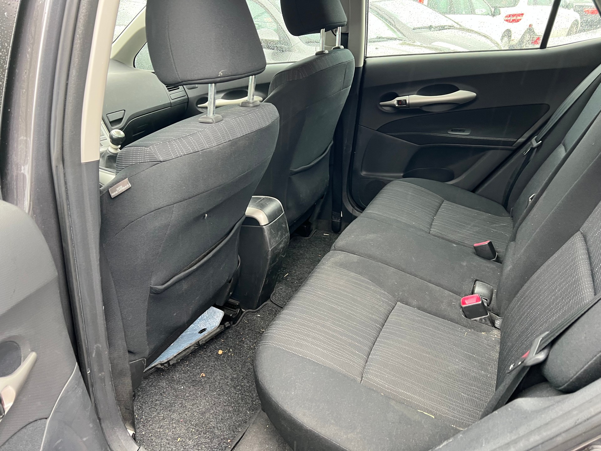 TOYOTA Auris 1.6 Linea Luna-image-5
