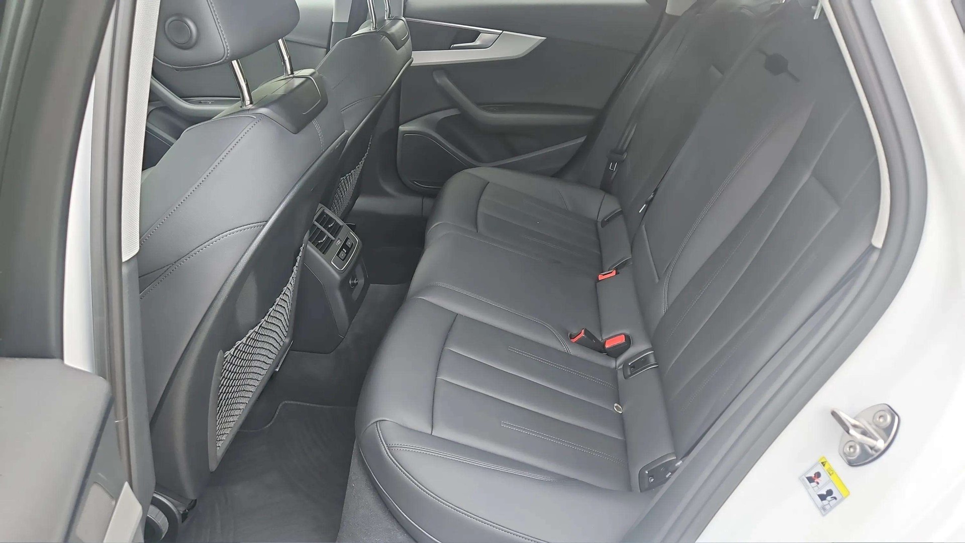 AUDI A4 Avant 40 TDI S line quattro S-tronic mit AHK-Vorbereitung & 5J Werksgarantie oder bis 100000km-image-13