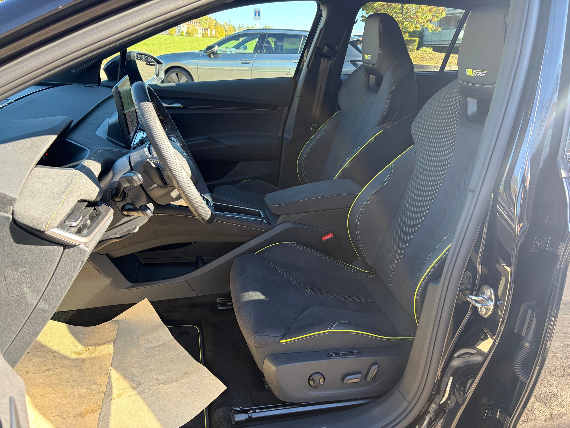 SKODA Elroq RS 4x4-image-15