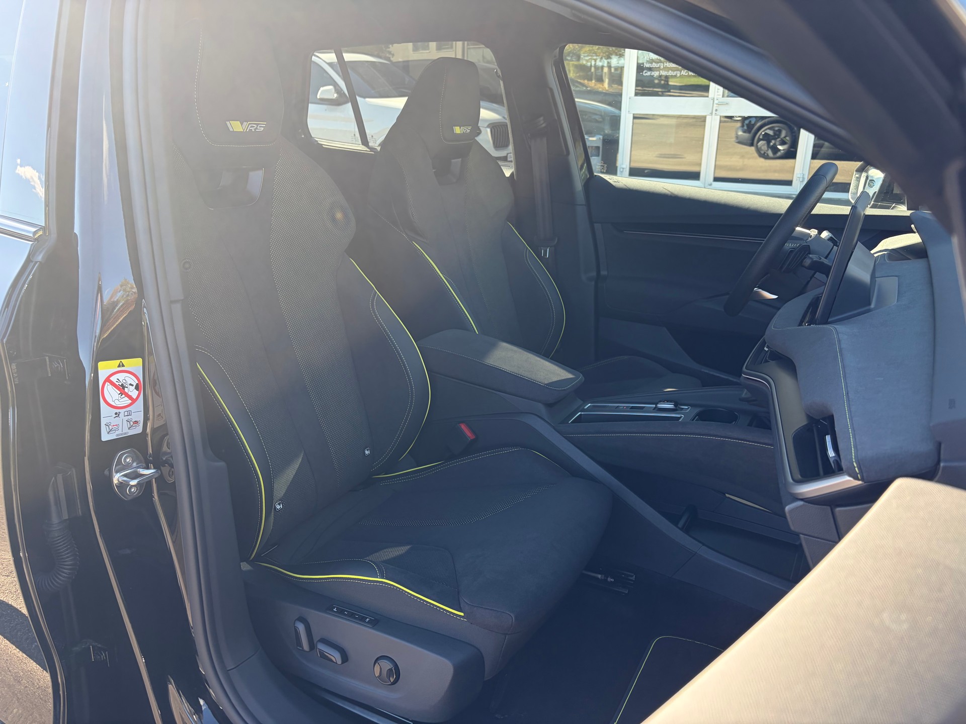 SKODA Elroq RS 4x4-image-25