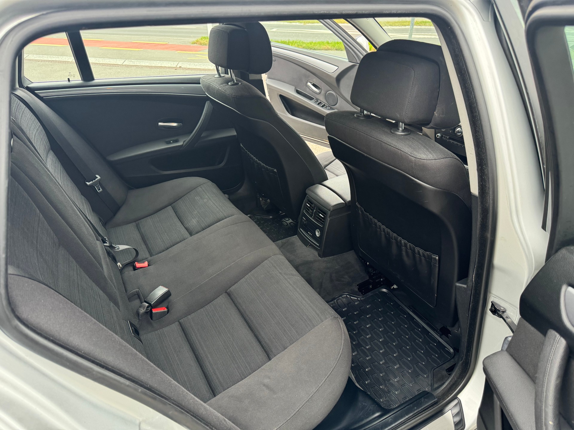 BMW 525xi Touring Steptronic-image-10