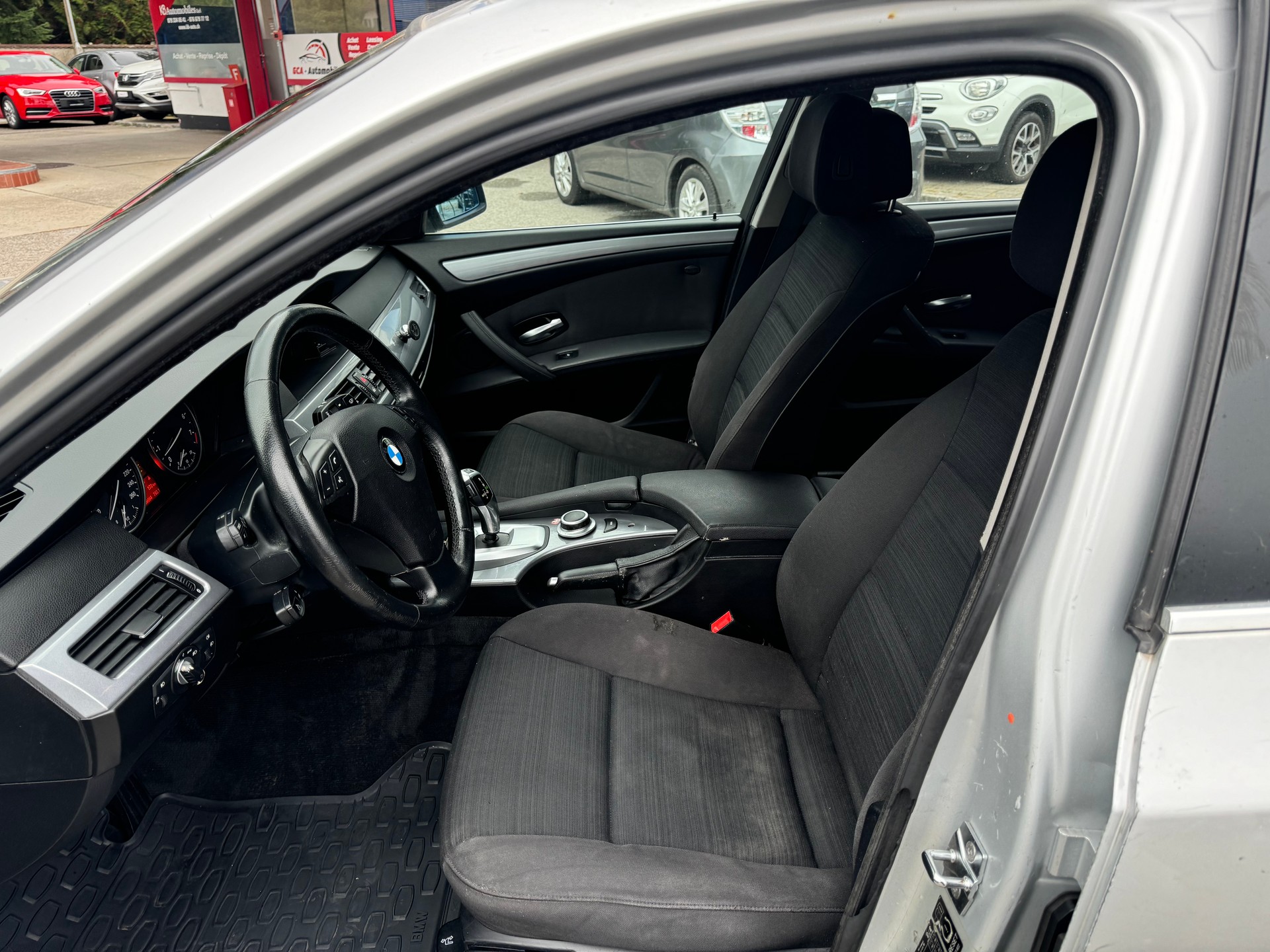 BMW 525xi Touring Steptronic-image-7