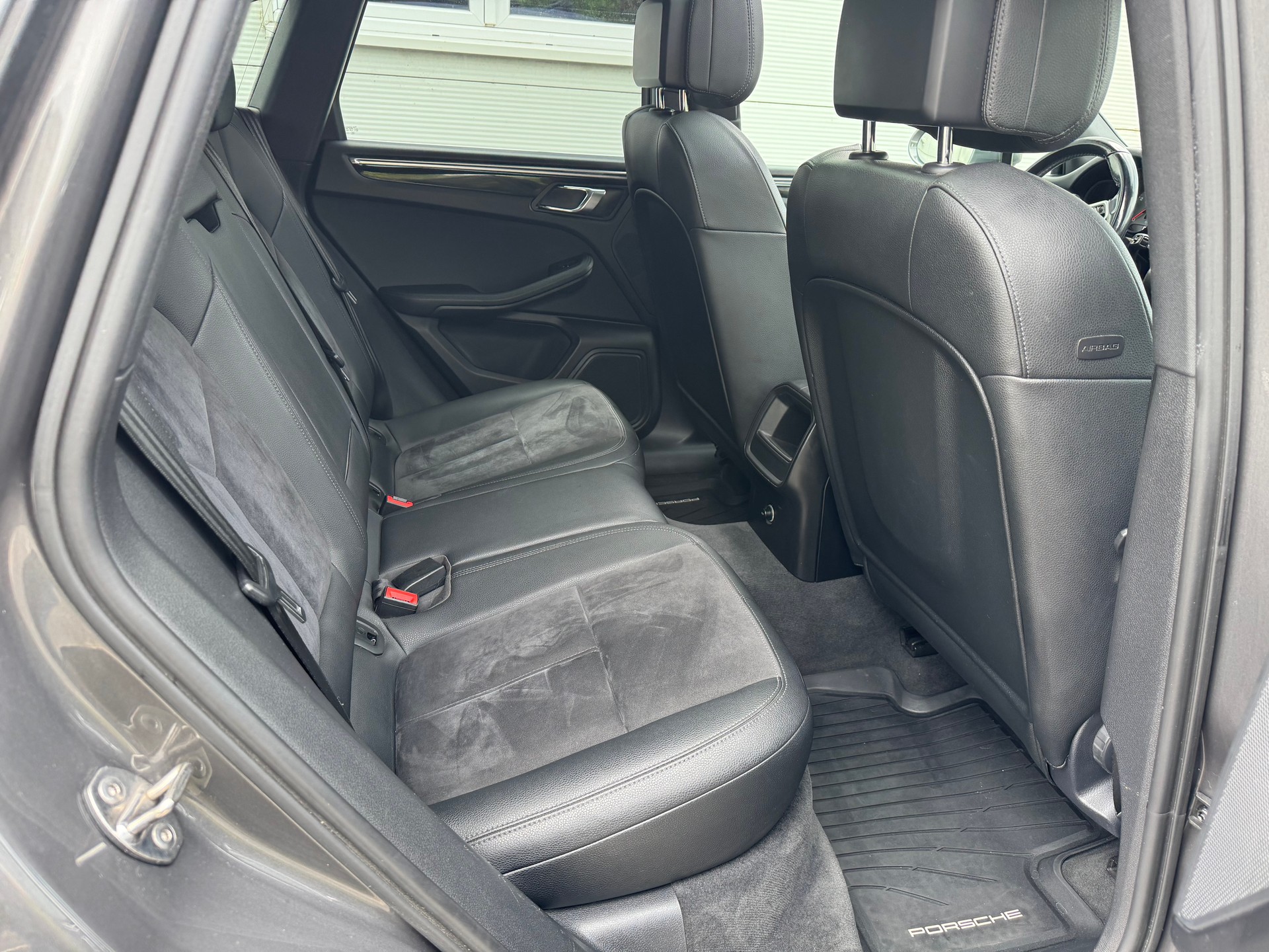 PORSCHE Macan S PDK-image-5