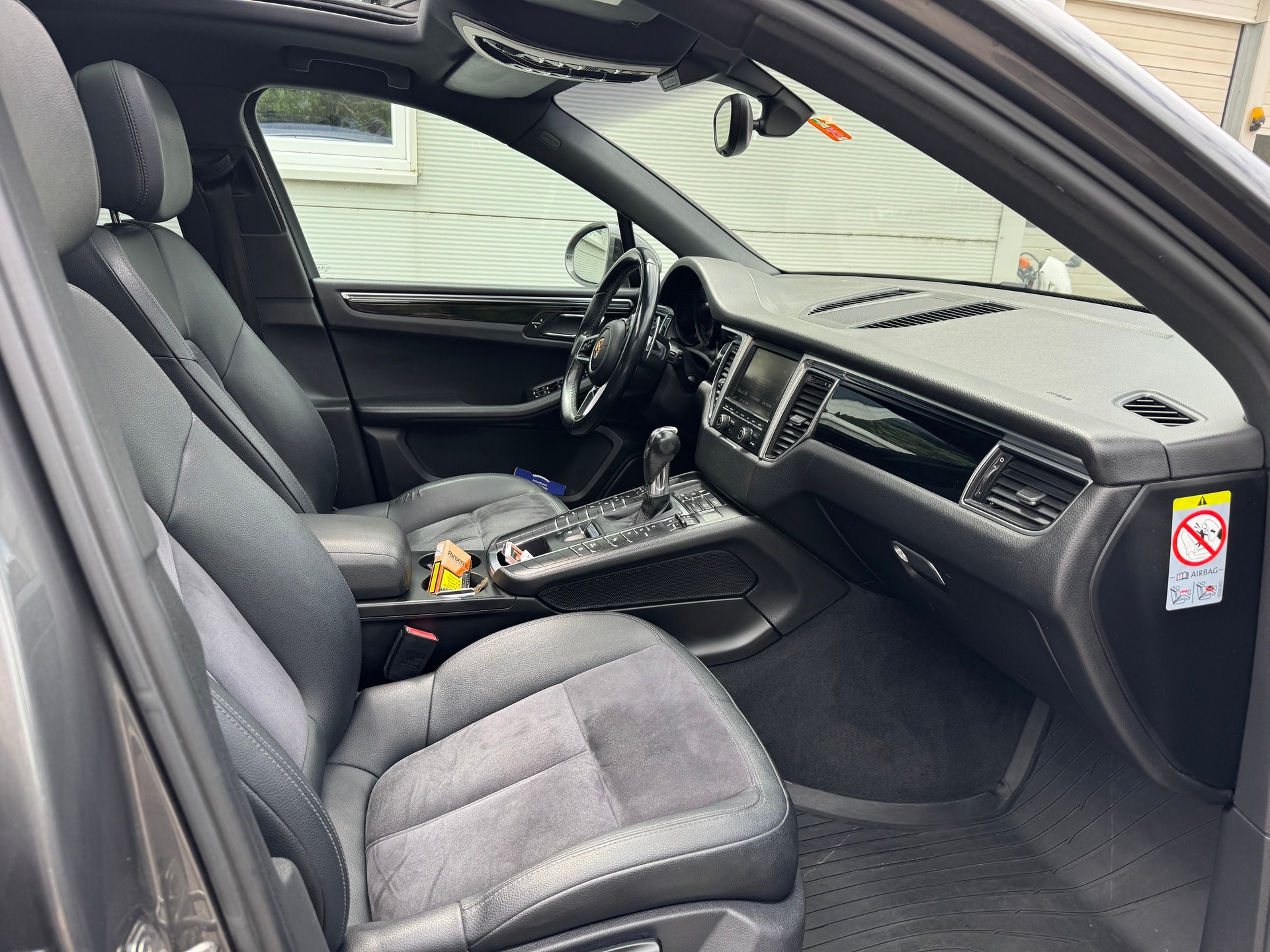 PORSCHE Macan S PDK-image-6