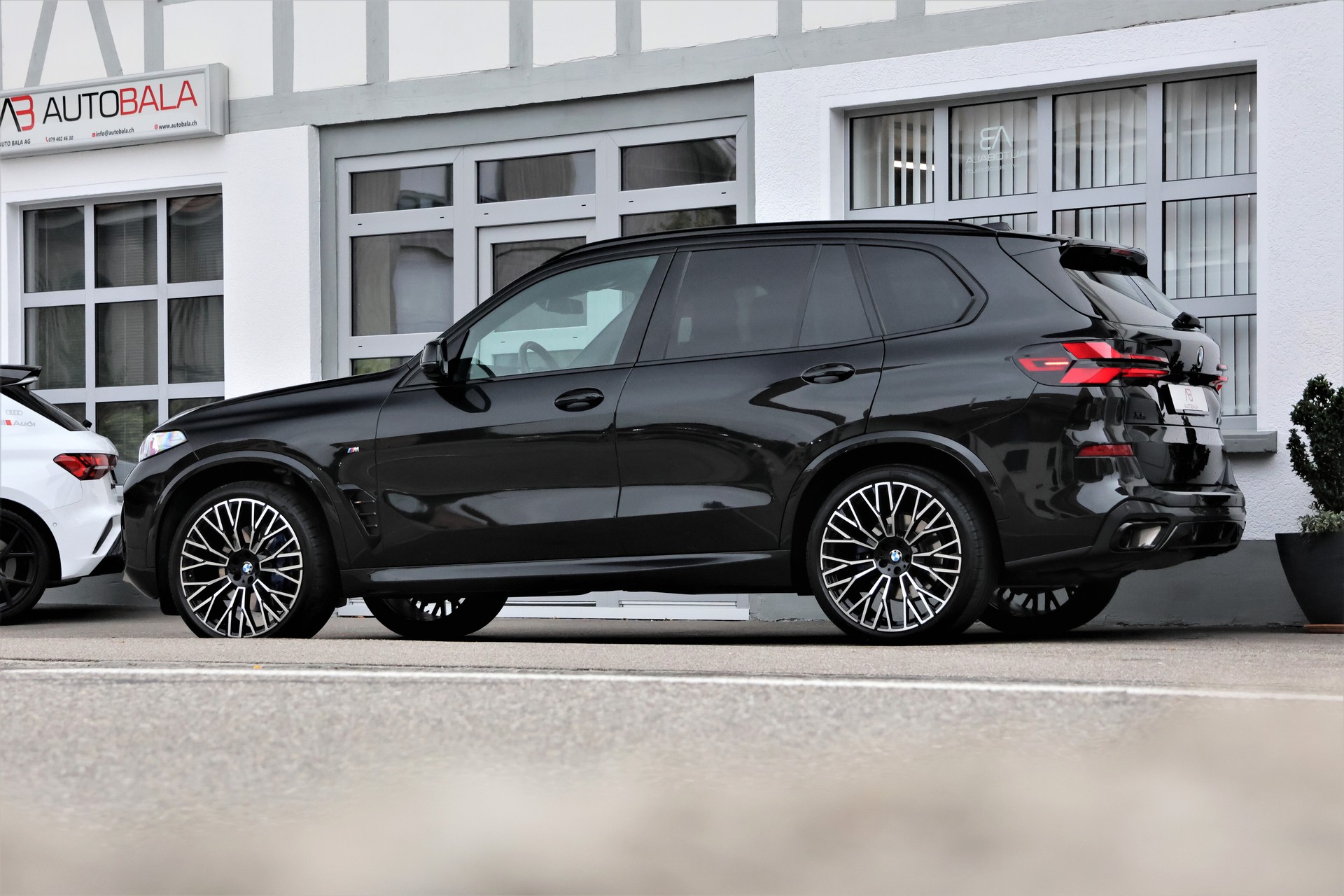 BMW X5 xDrive 48V 40d M Sport Pro Steptronic-image-3