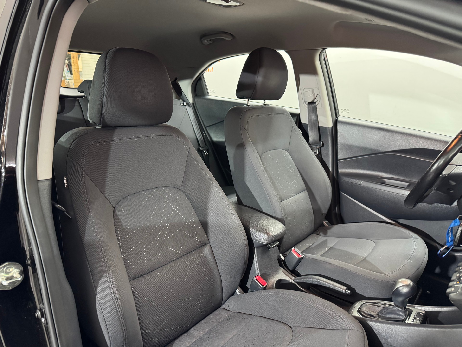 KIA Rio 1.4 CVVT Style Automatic-image-10