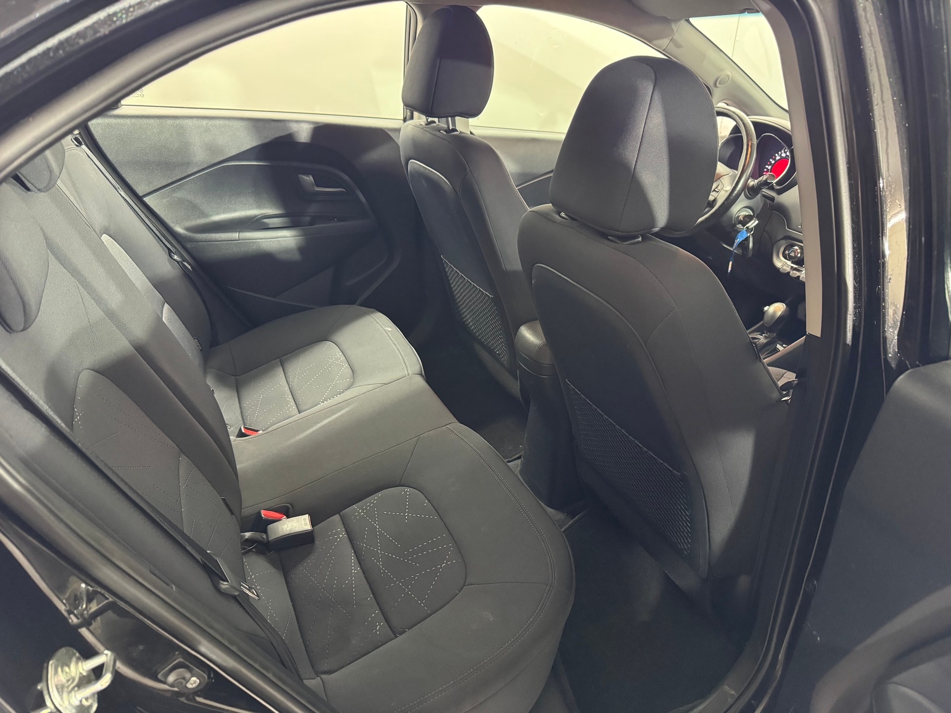 KIA Rio 1.4 CVVT Style Automatic-image-11