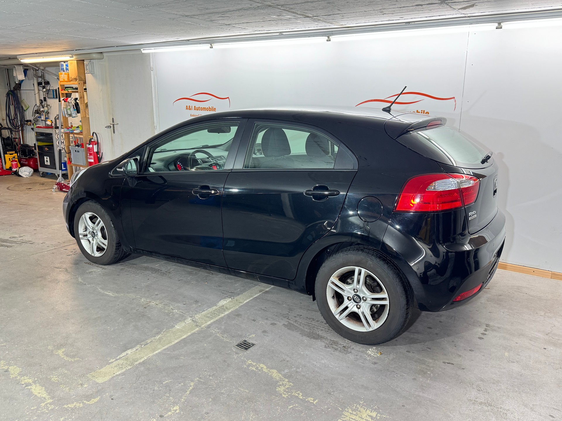 KIA Rio 1.4 CVVT Style Automatic-image-3