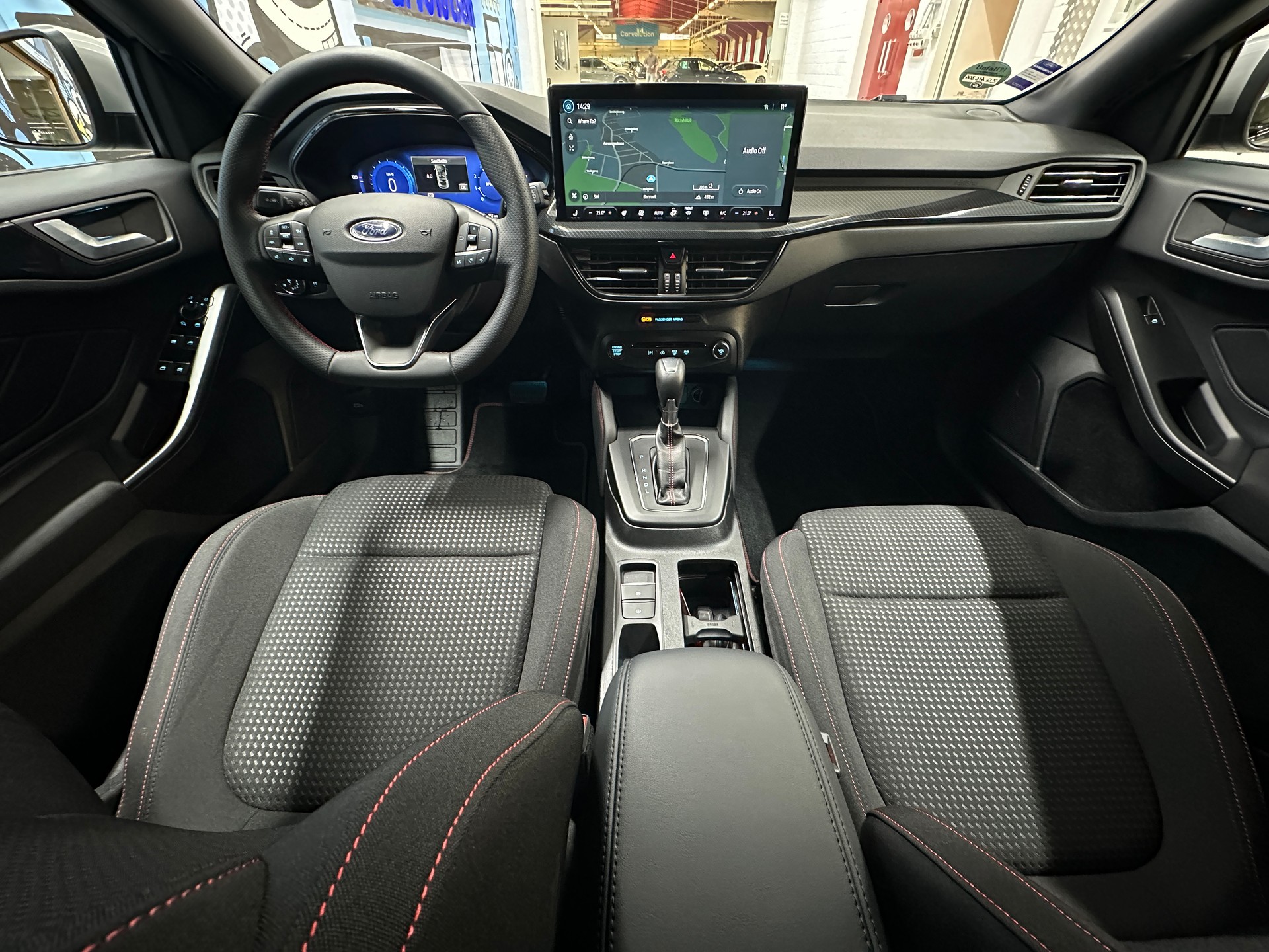 FORD Focus 1.0 MHEV ST-Line X Automat-image-9
