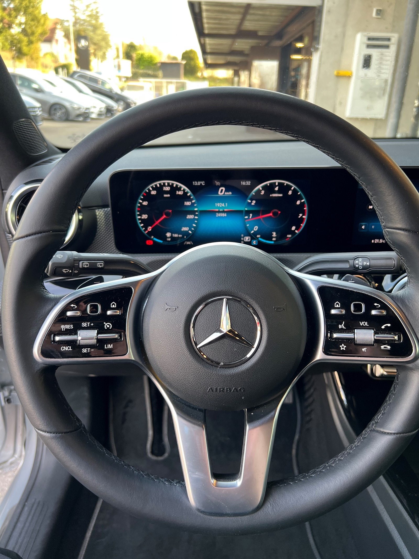 MERCEDES-BENZ A 180 Progressive-image-10