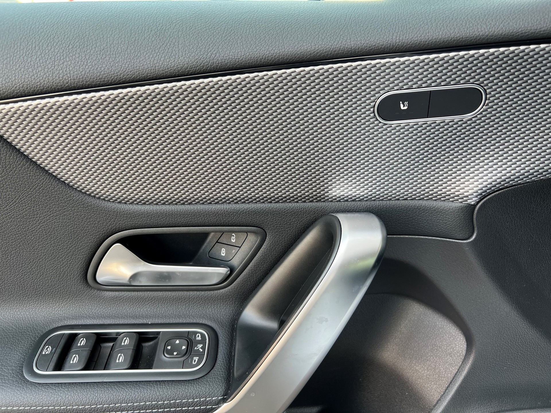 MERCEDES-BENZ A 180 Progressive-image-6