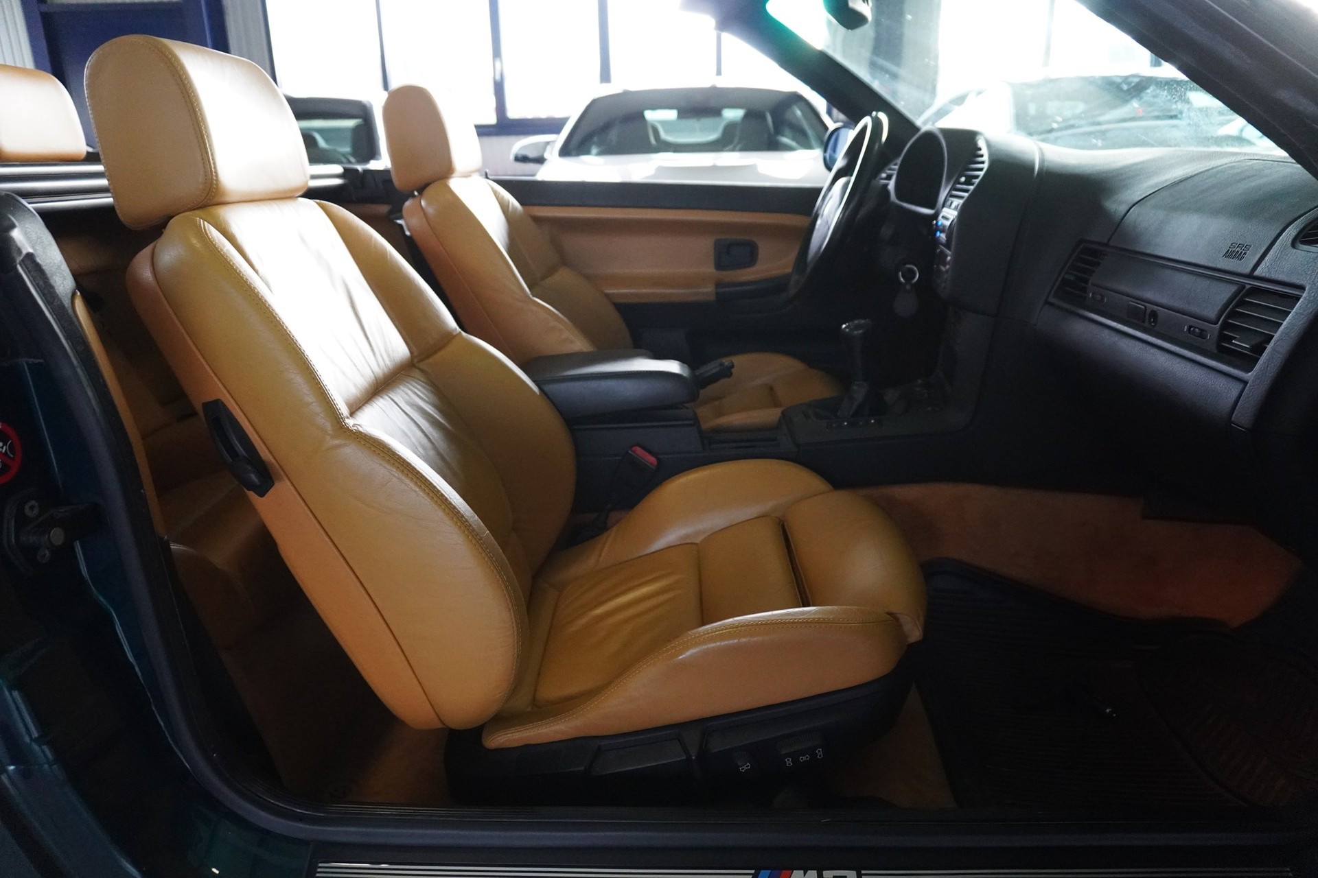 BMW M3 Cabrio-image-7