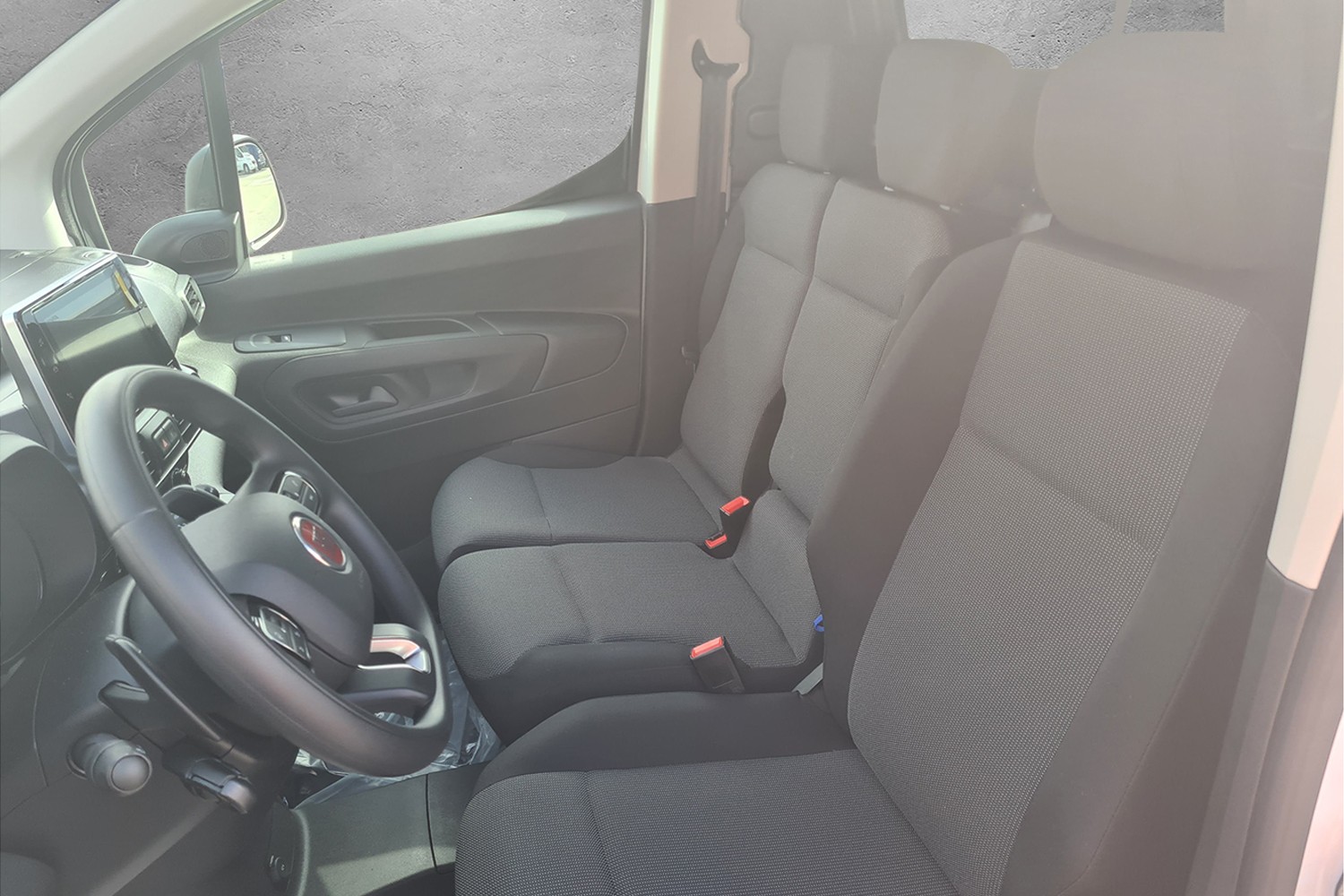 FIAT E-Doblo L1 50kWh 800kg Swiss Edition-image-5