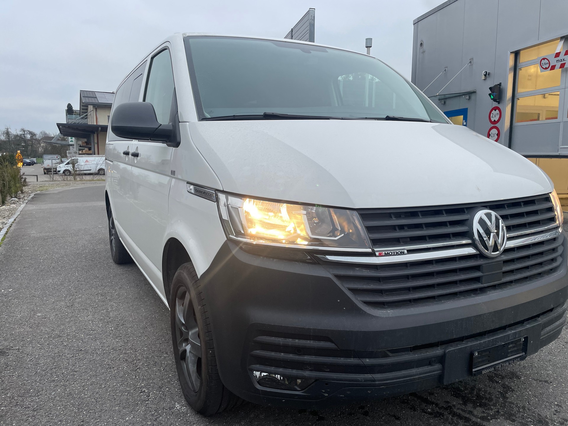 VW T6.1 2.0 TDI 4Motion Caravelle-image-1