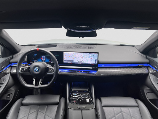 BMW i5 M60 xDrive-image-10
