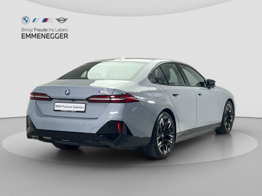 BMW i5 M60 xDrive-image-4