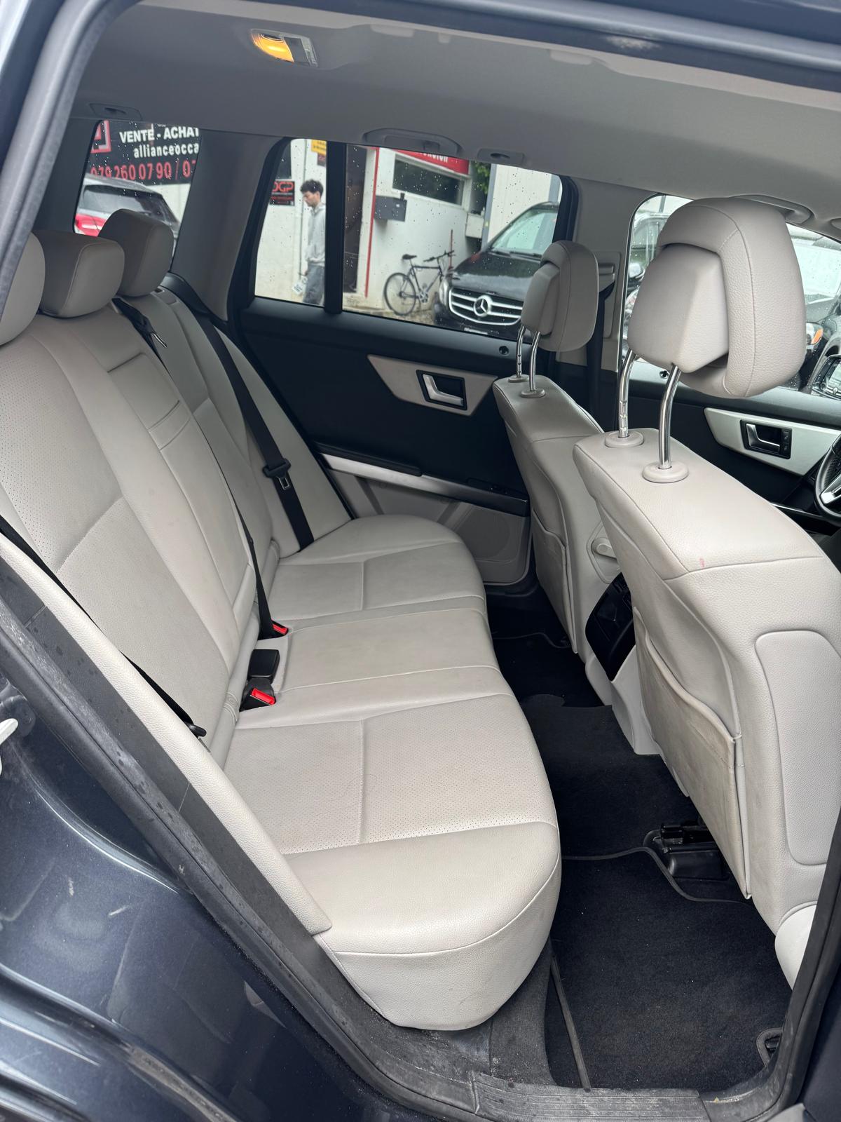 MERCEDES-BENZ GLK 220 BlueTEC 4Matic 7G-Tronic-image-10