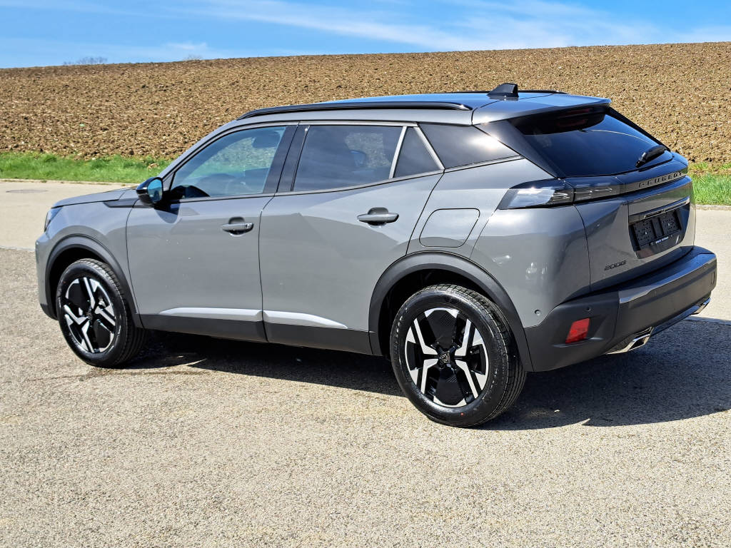 PEUGEOT 2008 1.2 Hybrid 145cv Allure Premium-image-2