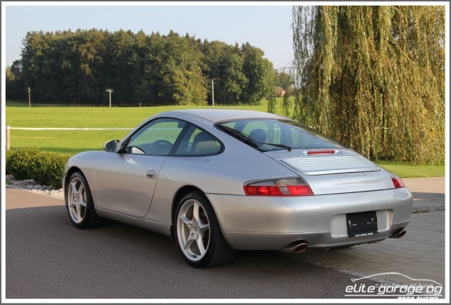 PORSCHE 911 Carrera 4-image-1