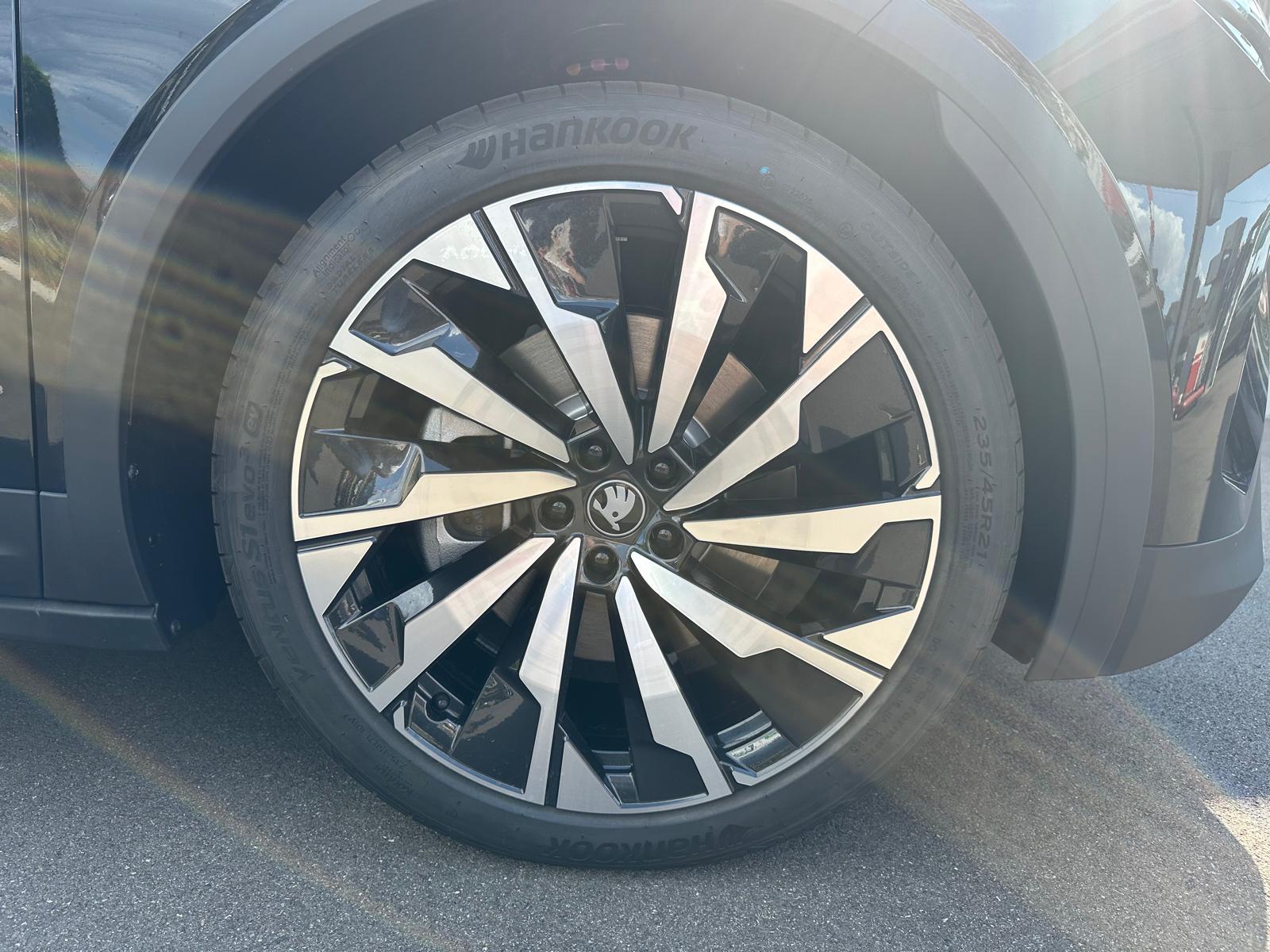 SKODA Elroq 85 Sport Line-image-4