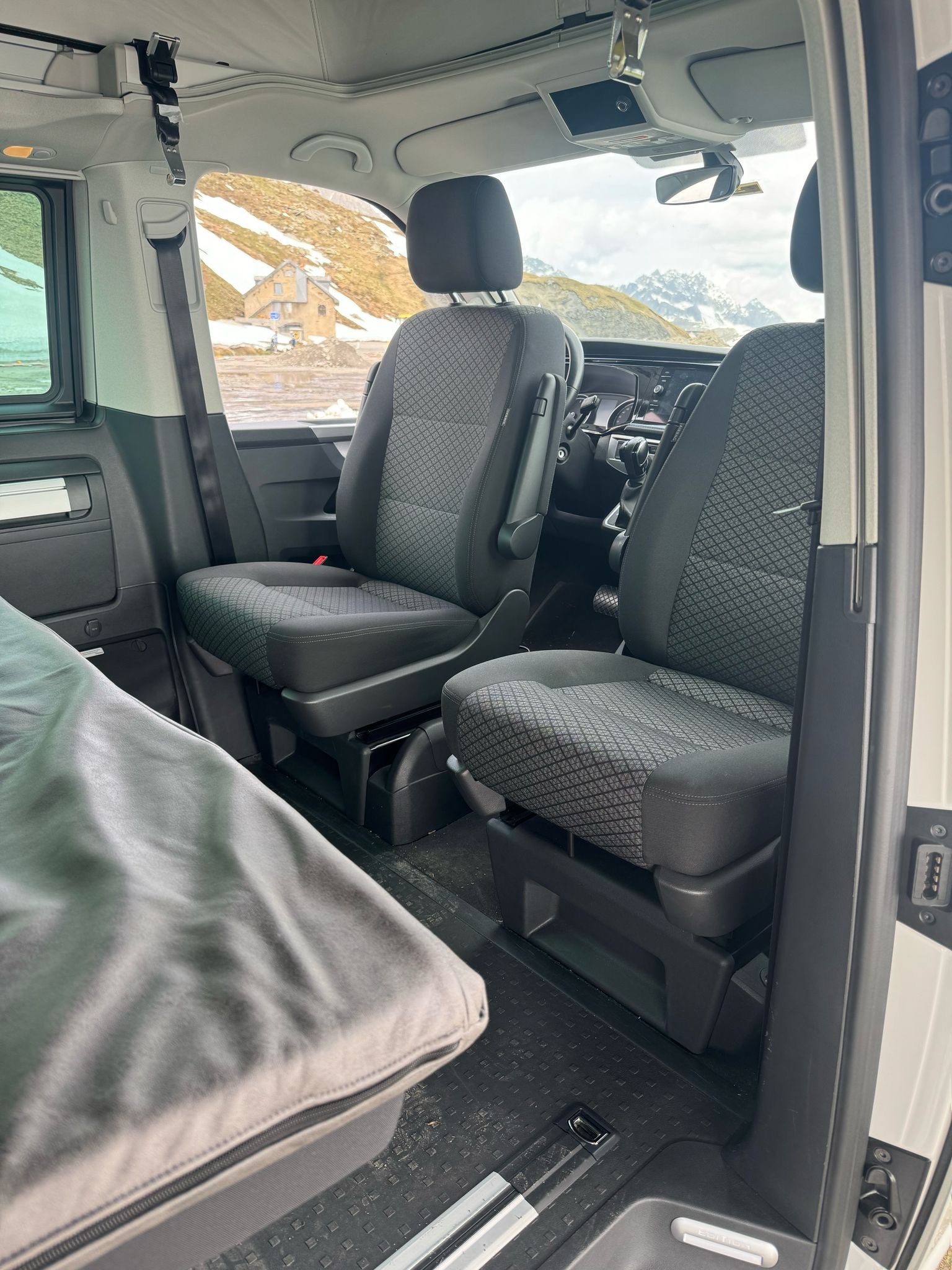 VW T6.1 California 2.0 TDI Beach DSG-image-17