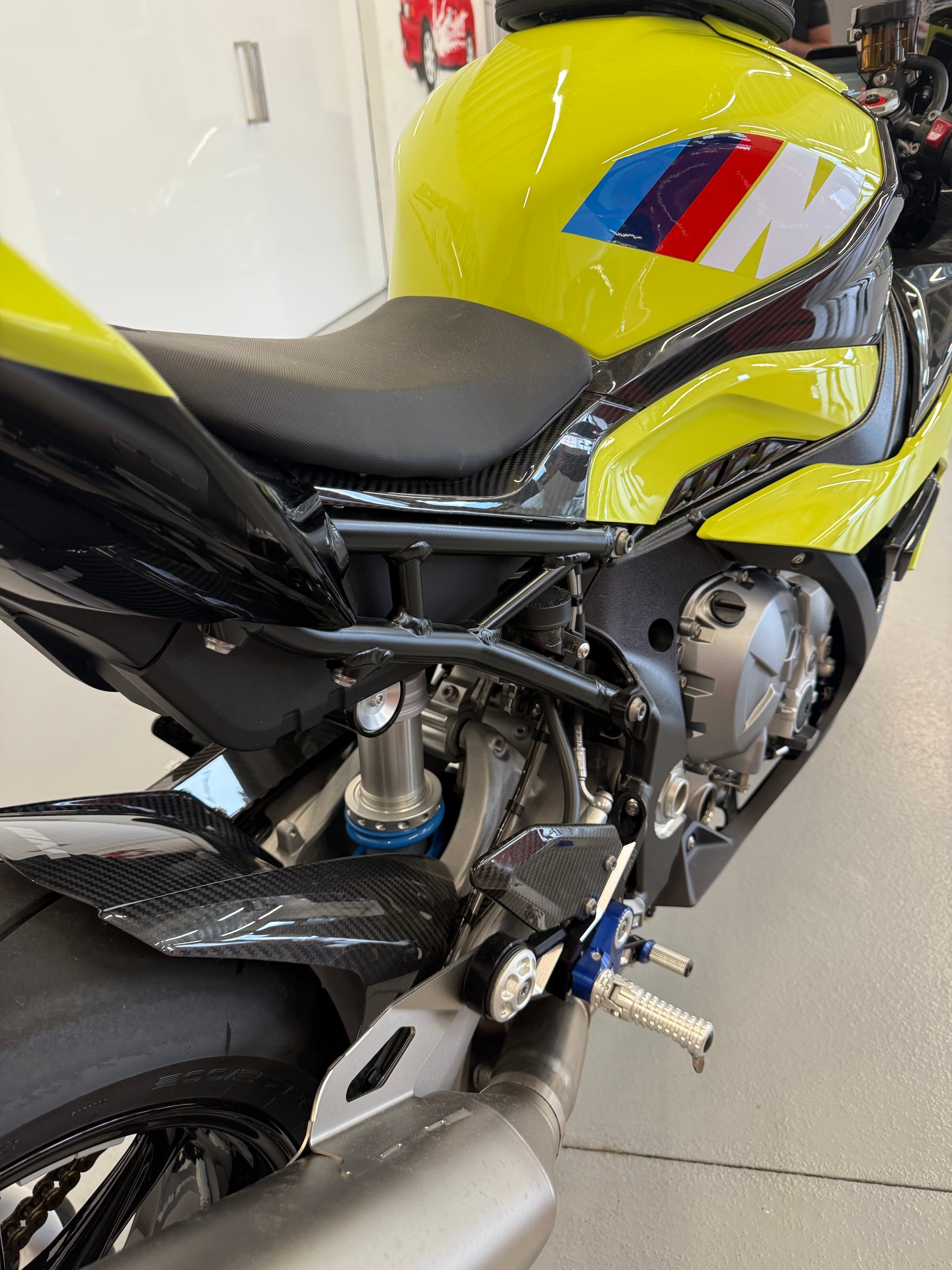 BMW M 1000 RR 50ème Anniversaire-image-7