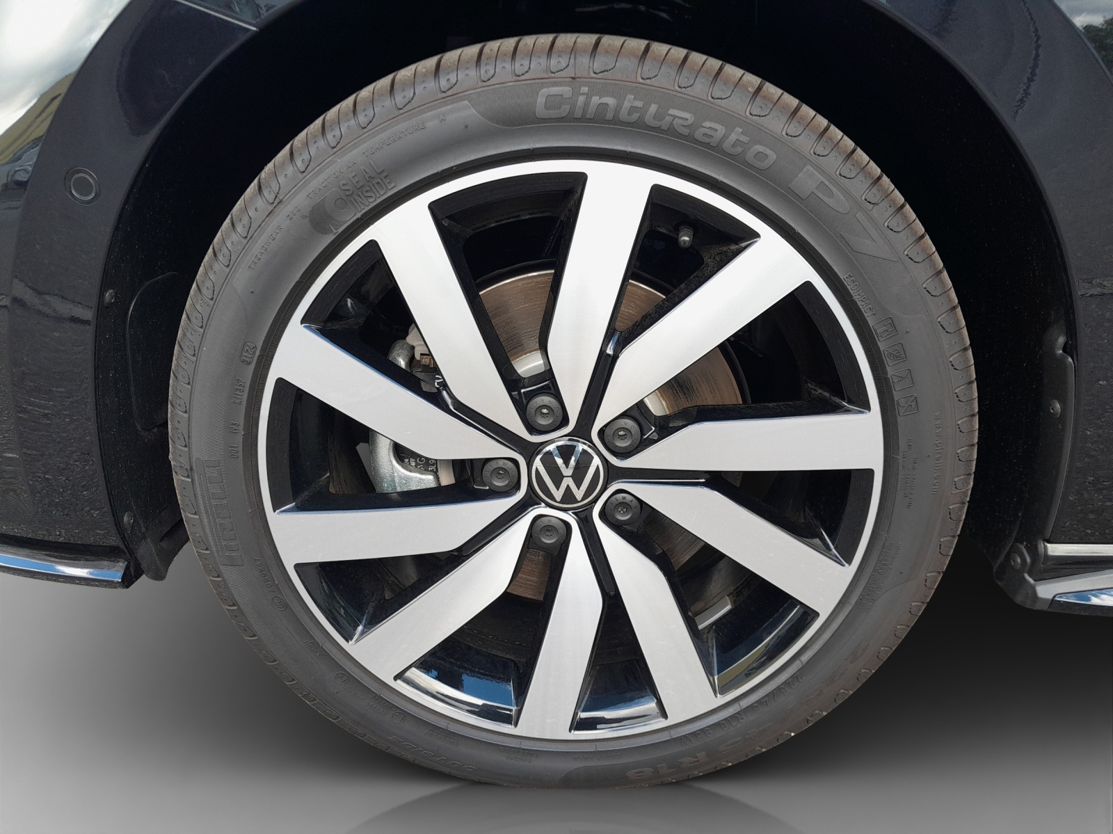 VW Touran 2.0 TDI BlueMotion Technology Highline DSG-image-12