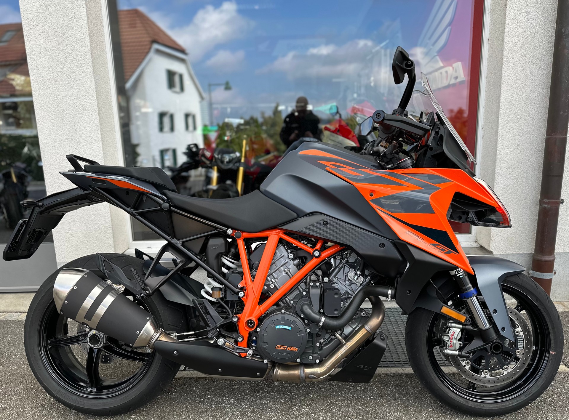 KTM 1290 Super Duke GT