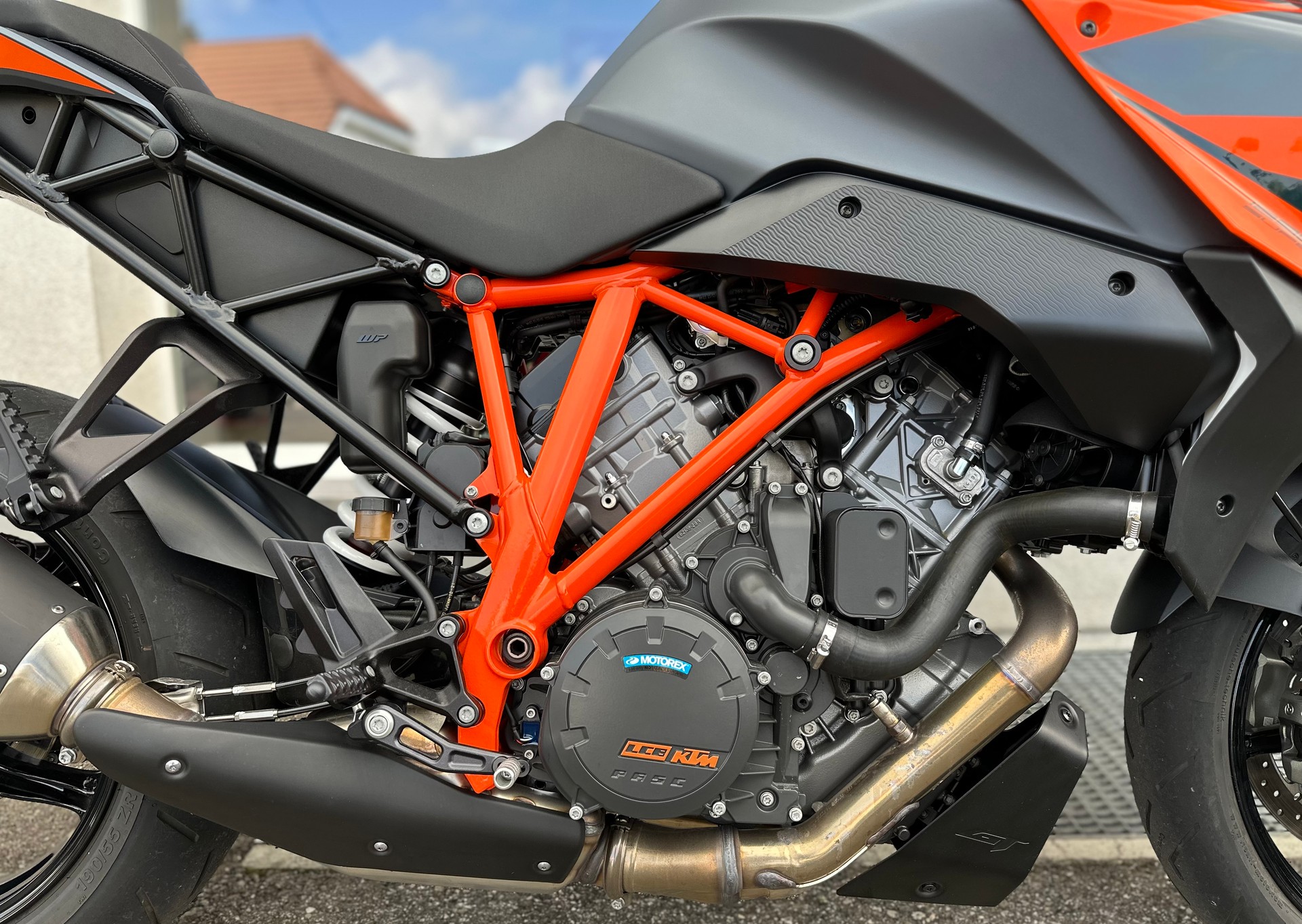 KTM 1290 Super Duke GT-image-6