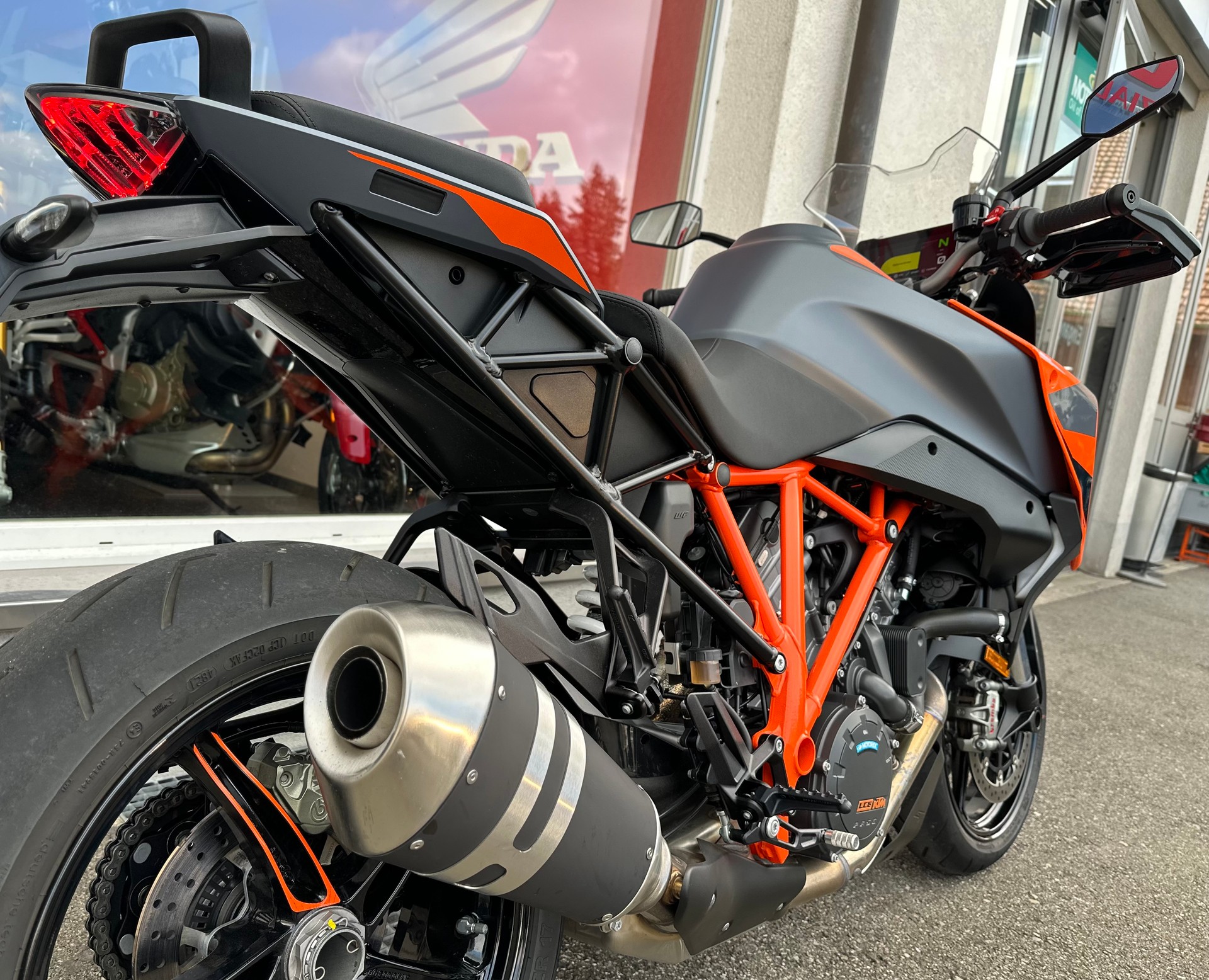 KTM 1290 Super Duke GT-image-7