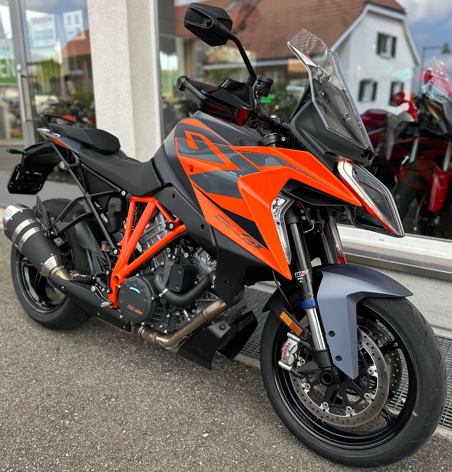 KTM 1290 Super Duke GT-image-9