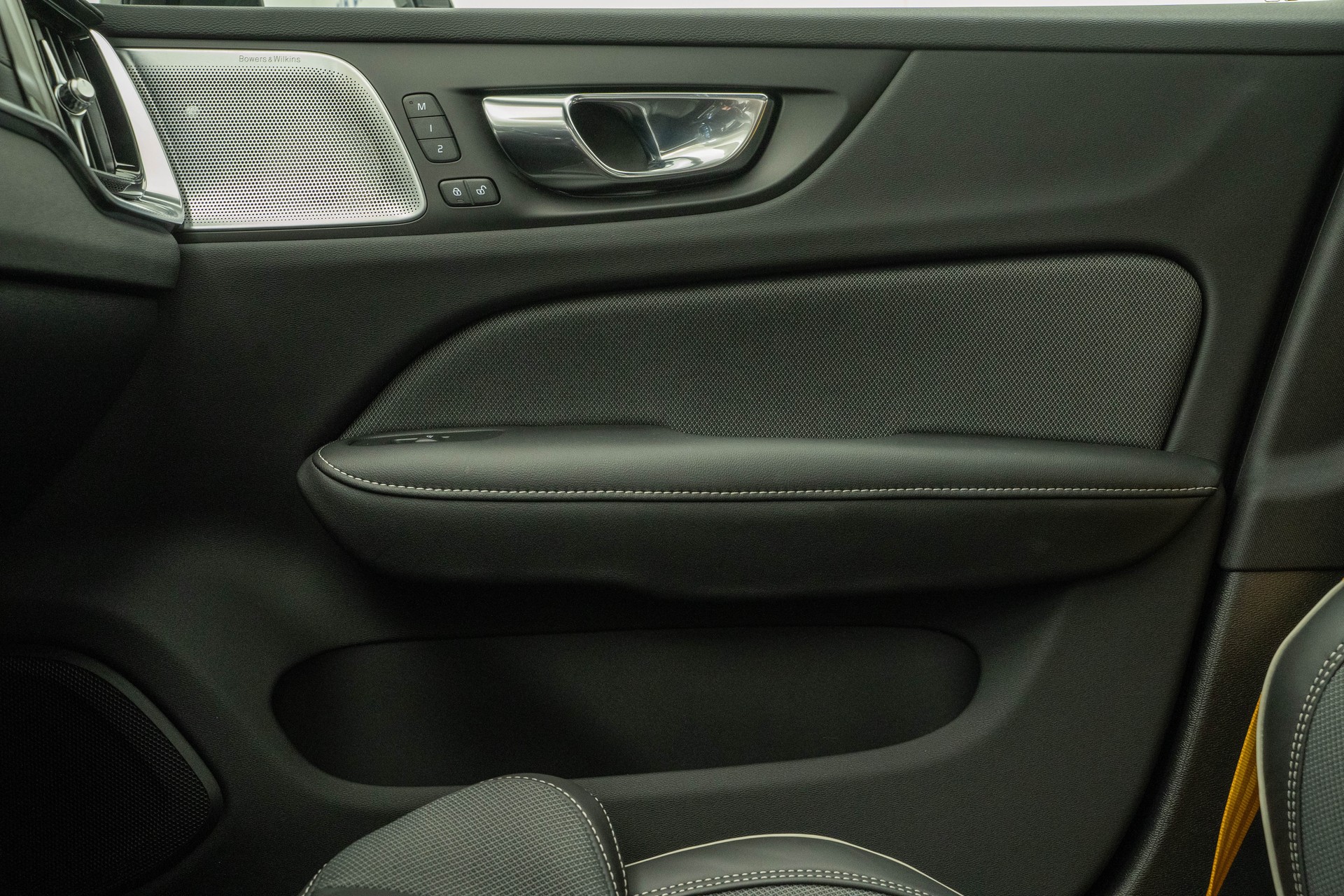 VOLVO S60 2.0 T8 TE Polestar eAWD-image-13