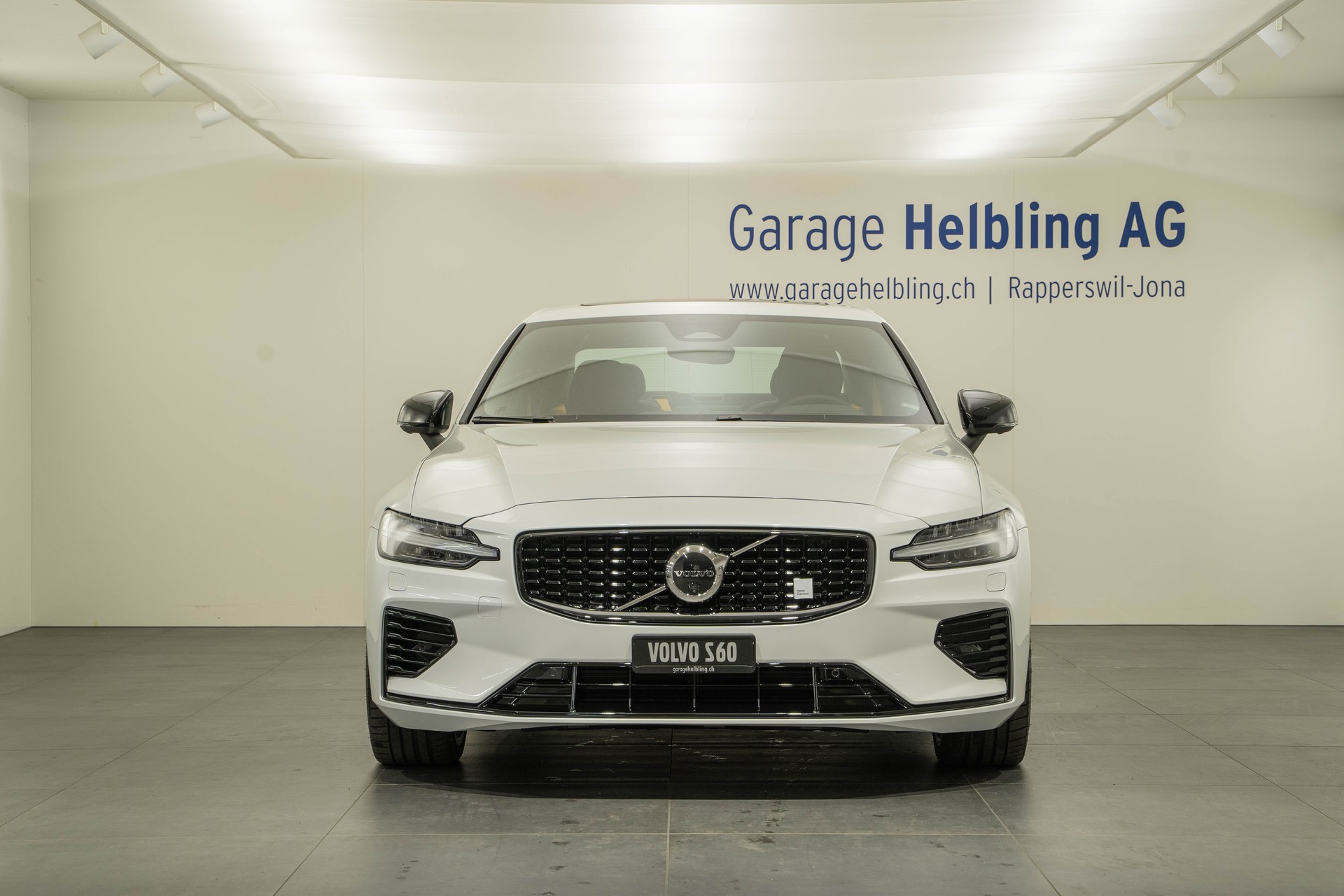 VOLVO S60 2.0 T8 TE Polestar eAWD-showroom-element-1