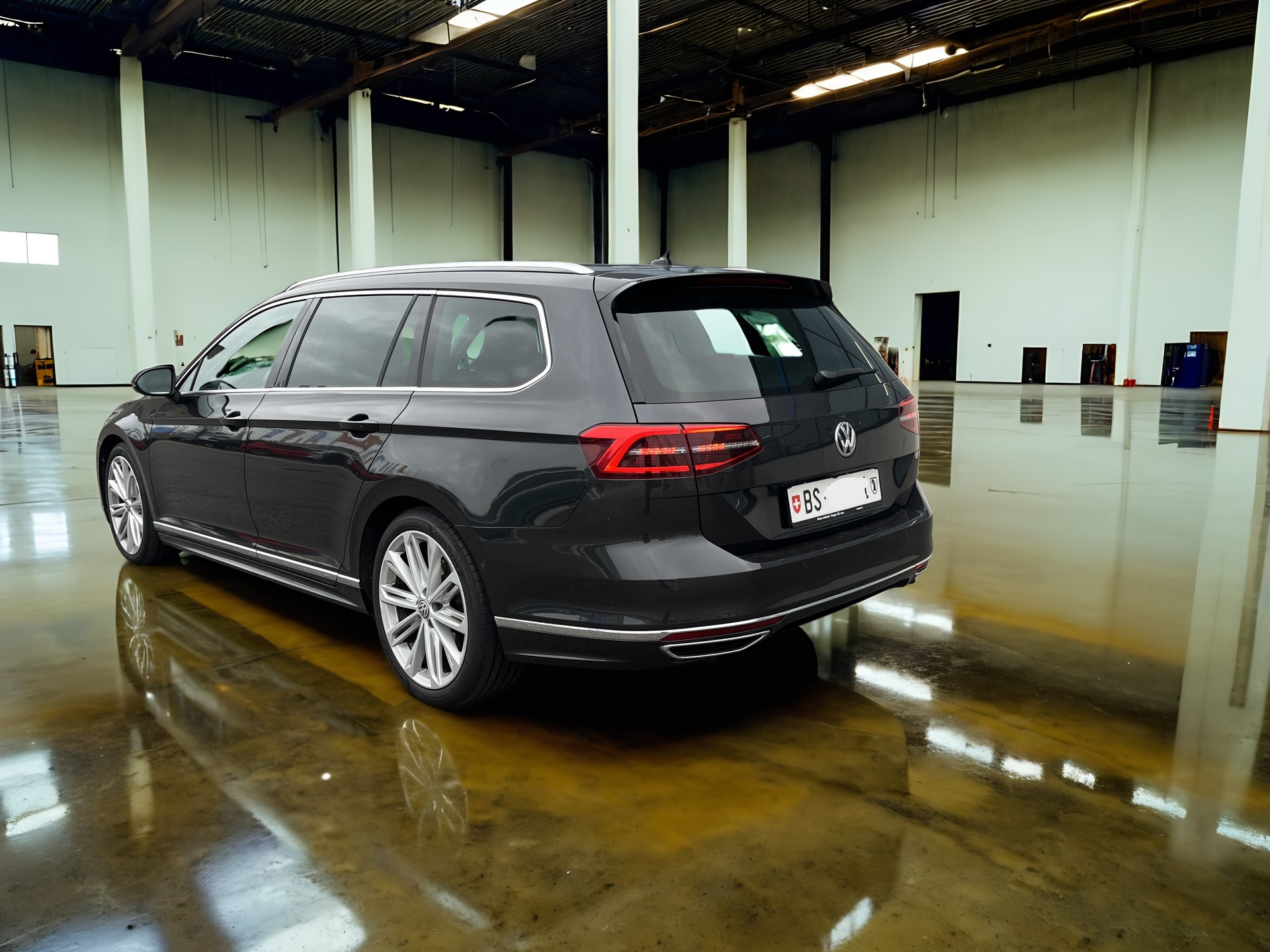 VW Passat Variant 2.0 TSI BMT Highline DSG-image-6