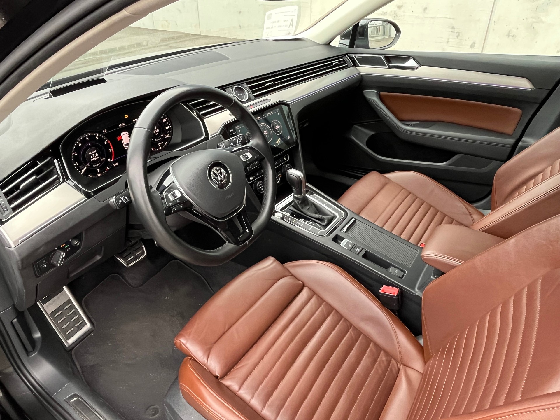 VW Passat Variant 2.0 TSI BMT Highline DSG-image-9