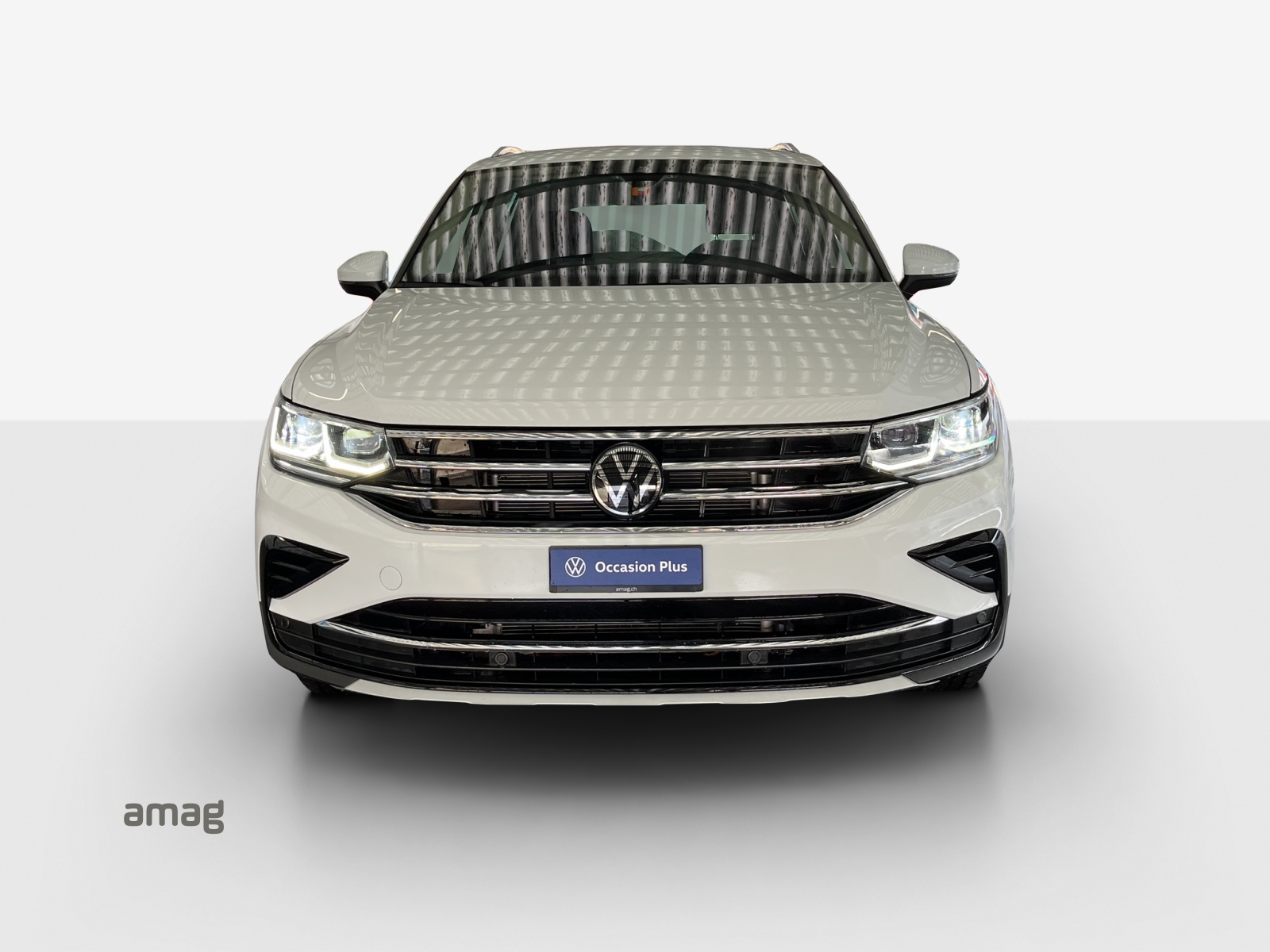VW Tiguan 2.0 TDI SCR Elegance 4Motion DSG-image-6