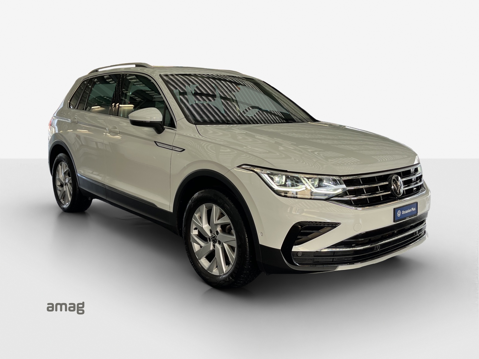 VW Tiguan 2.0 TDI SCR Elegance 4Motion DSG-image-5