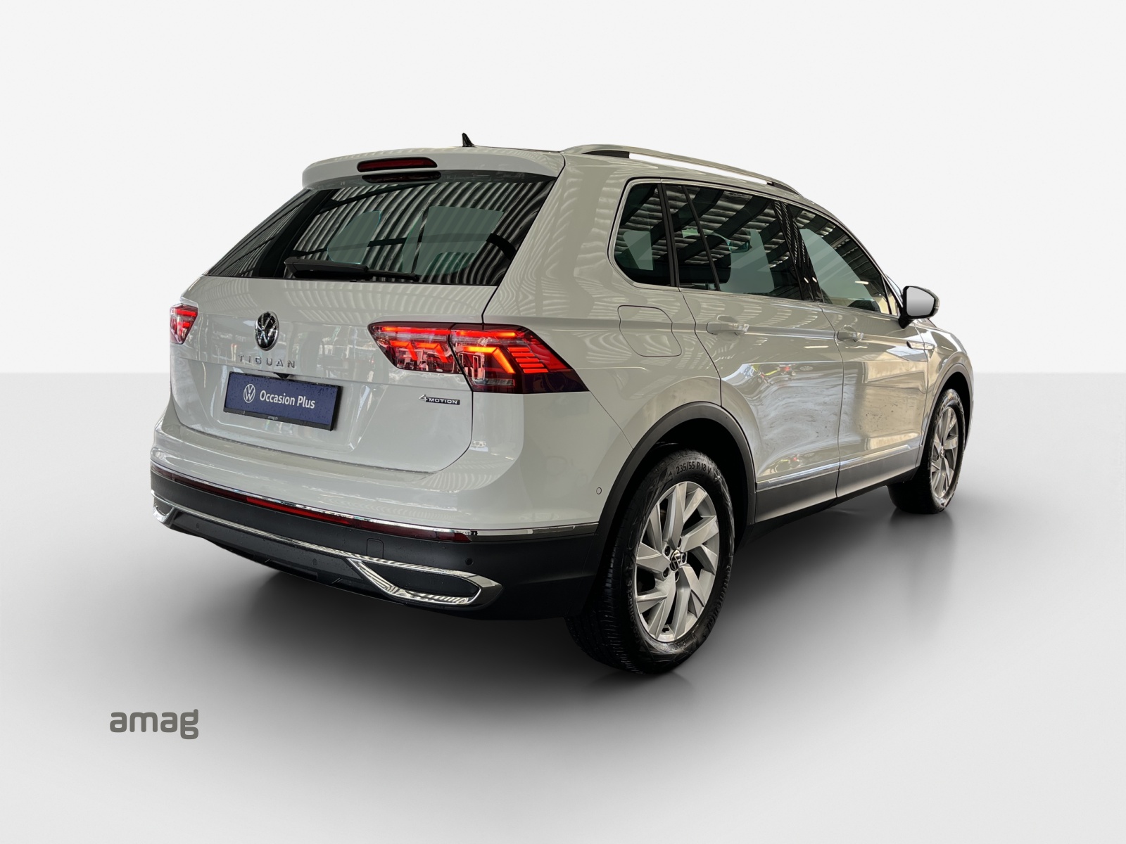 VW Tiguan 2.0 TDI SCR Elegance 4Motion DSG-image-4