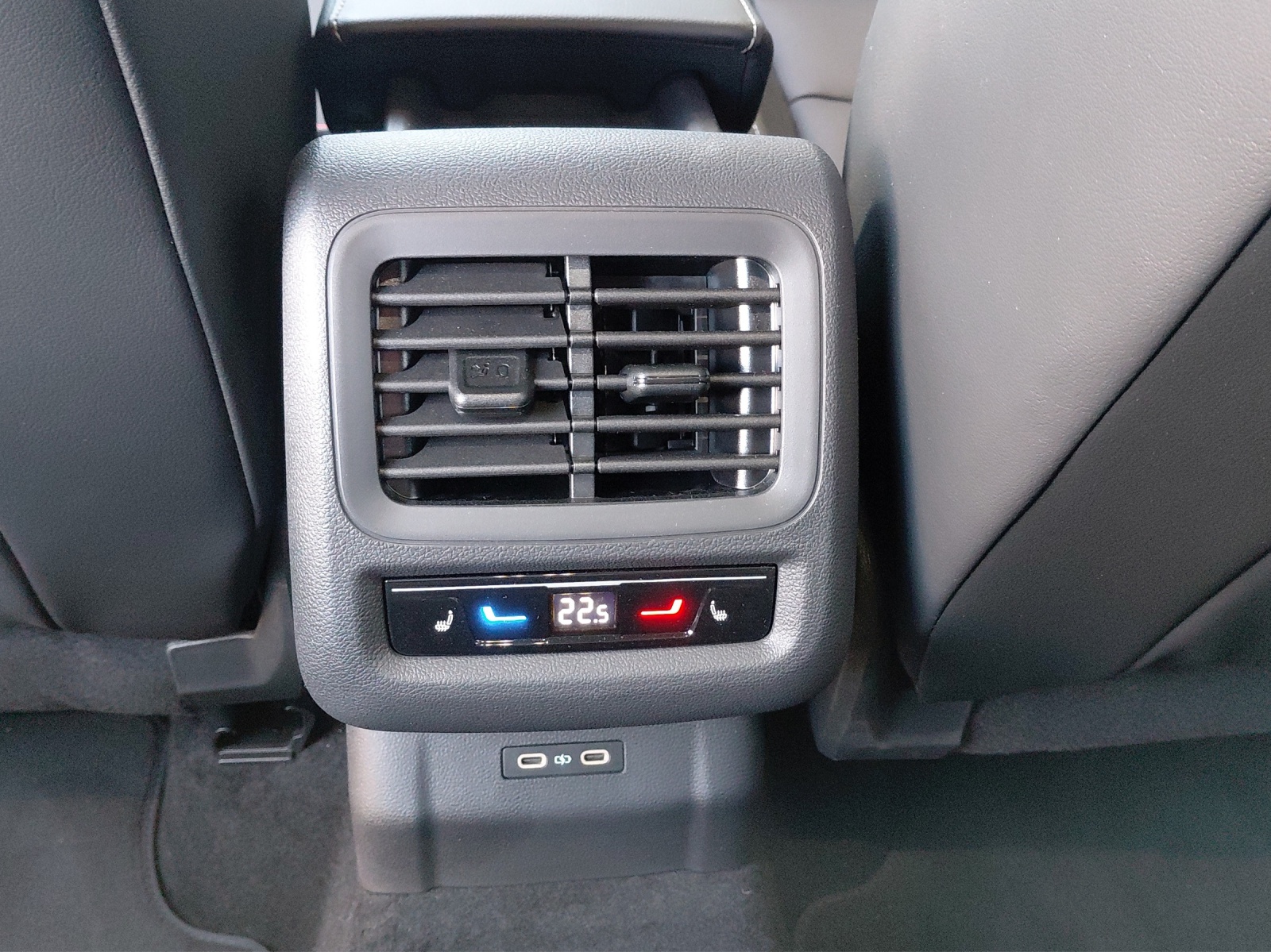 VW T-Roc 1.5 eTSI mHEV R-Line DSG-image-14